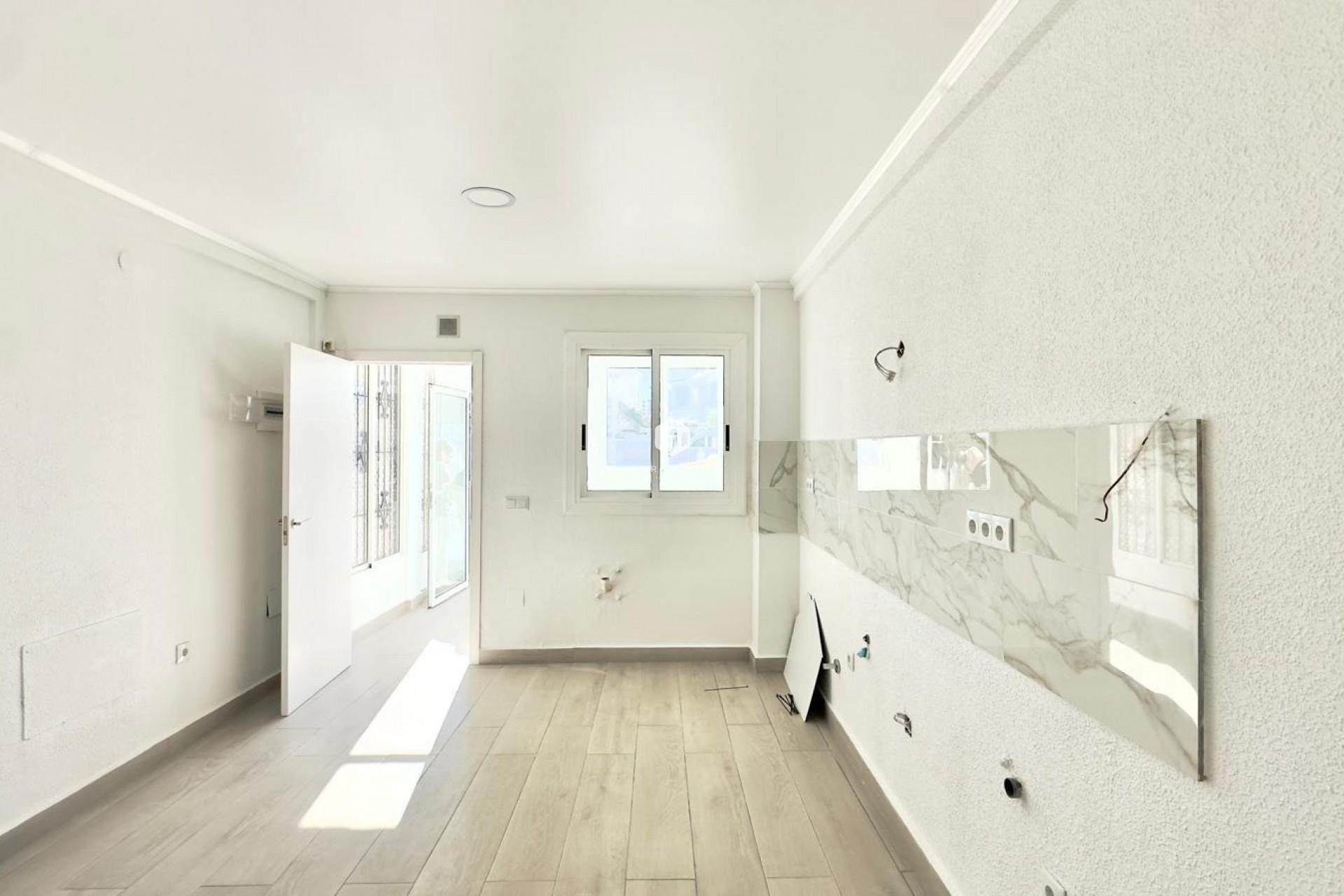 Aus zweiter Hand - Chalet -
Torrevieja - La Mata