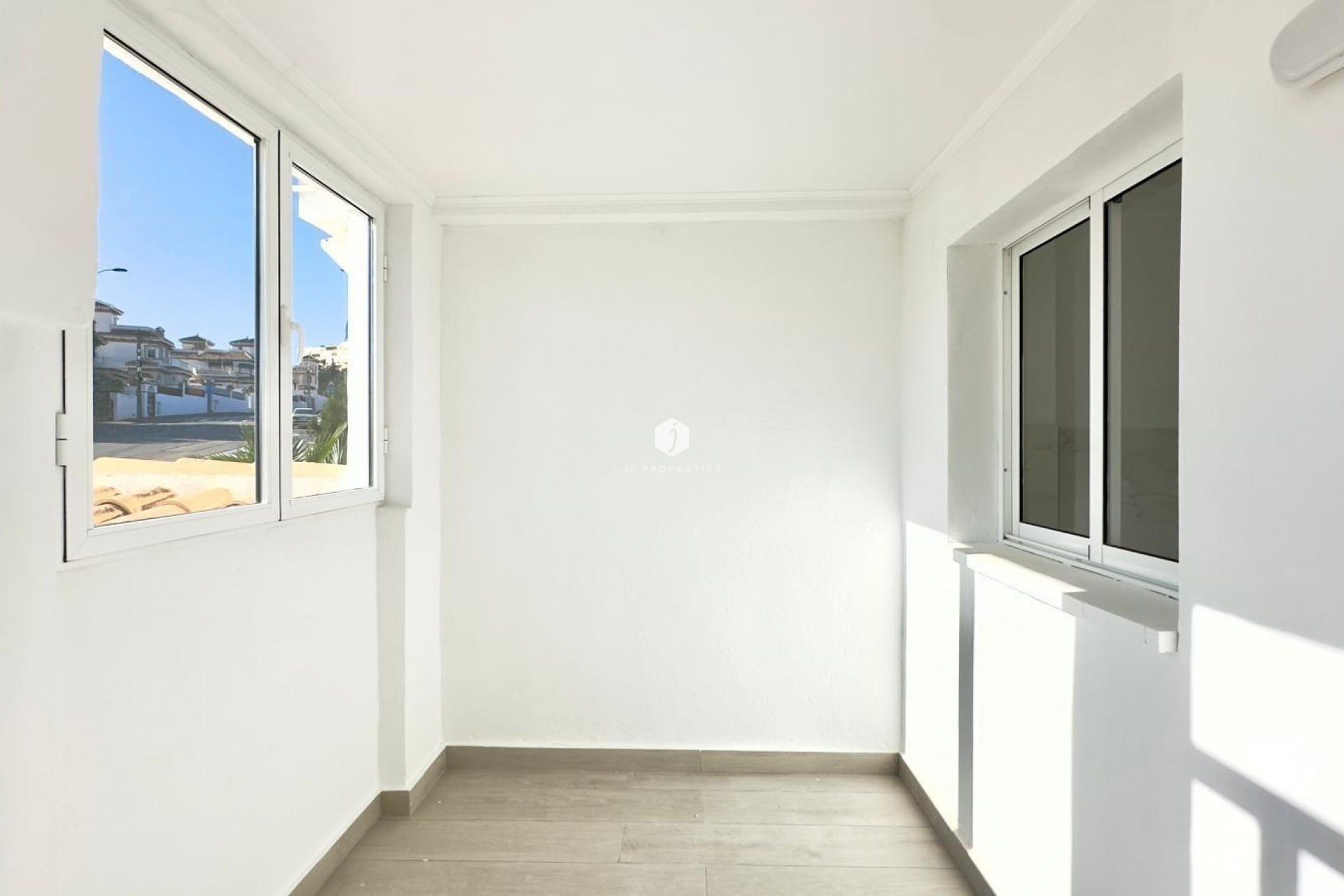 Aus zweiter Hand - Chalet -
Torrevieja - La Mata