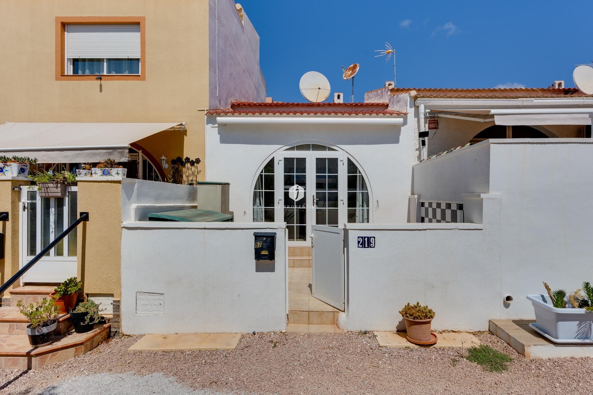 Aus zweiter Hand - Chalet -
Torrevieja - La Siesta - El Salado - Torreta