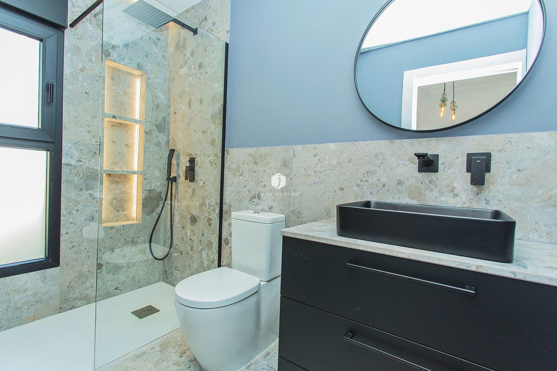 Aus zweiter Hand - Chalet -
Torrevieja - La siesta