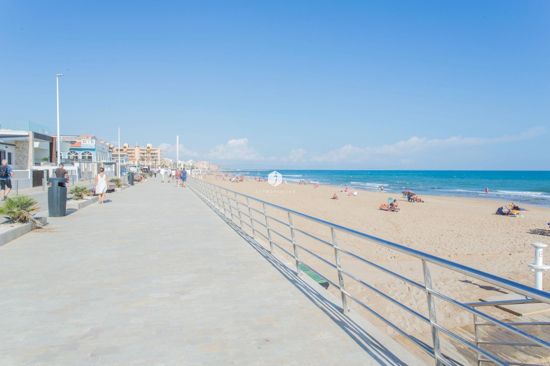 Aus zweiter Hand - Chalet -
Torrevieja - La siesta