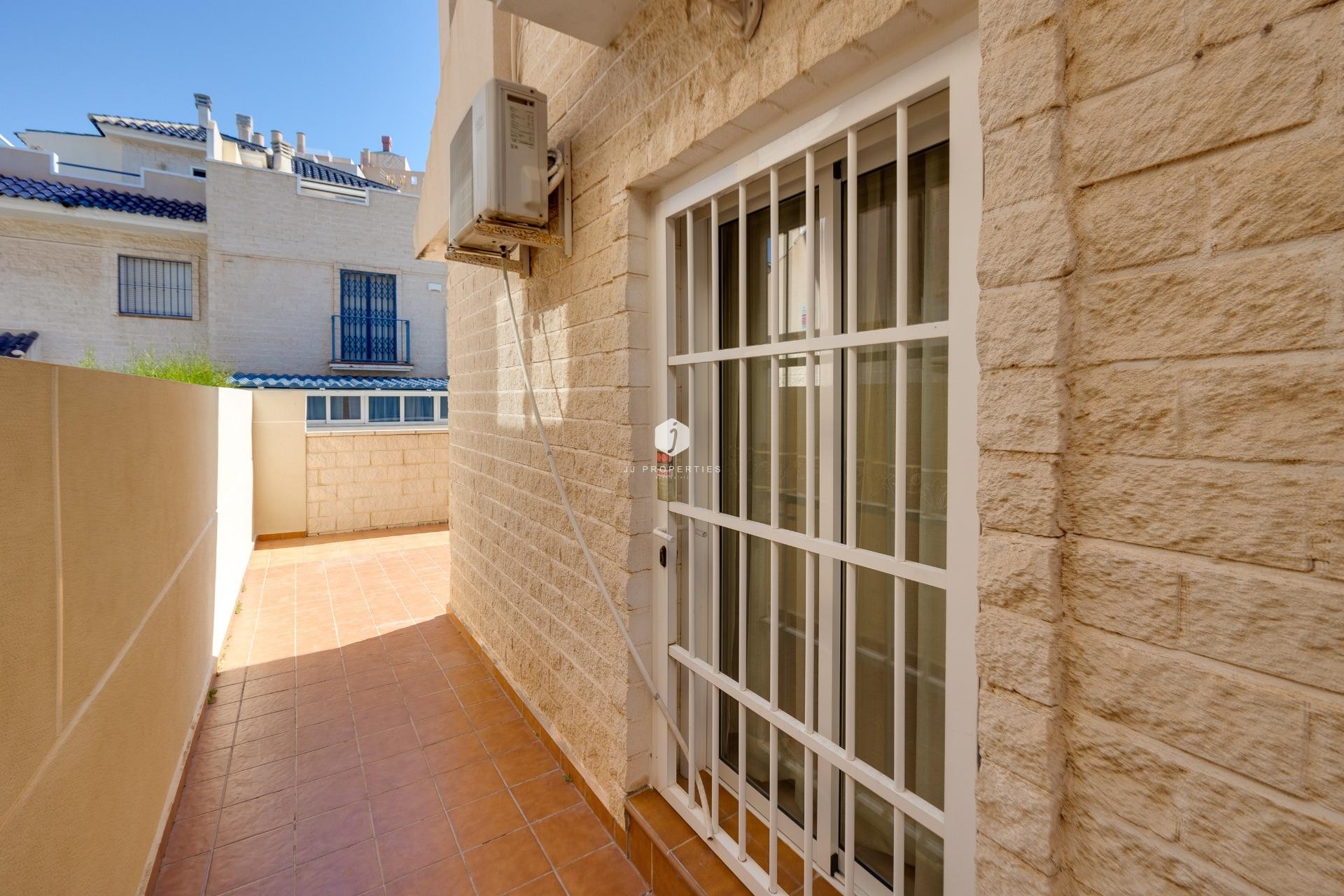 Aus zweiter Hand - Chalet -
Torrevieja - La veleta