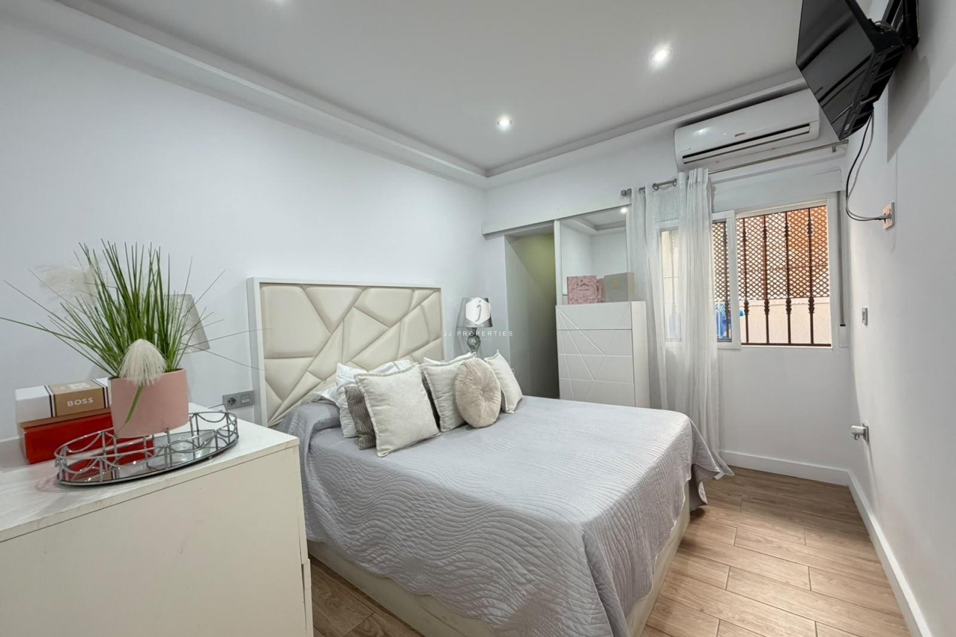 Aus zweiter Hand - Chalet -
Torrevieja - Nueva Torrevieja
