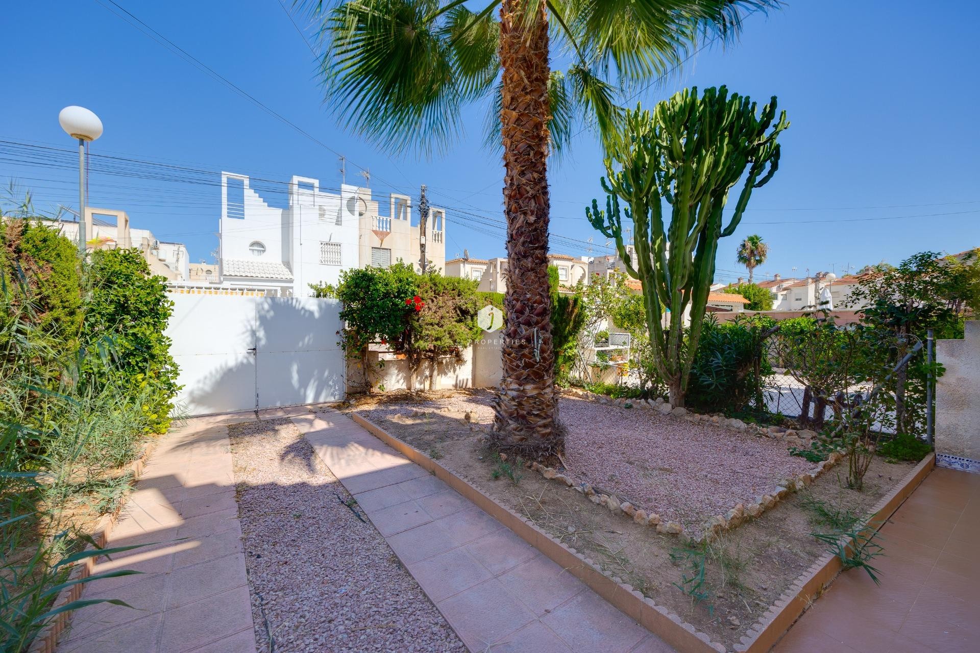 Aus zweiter Hand - Chalet -
Torrevieja - Paraje Natural