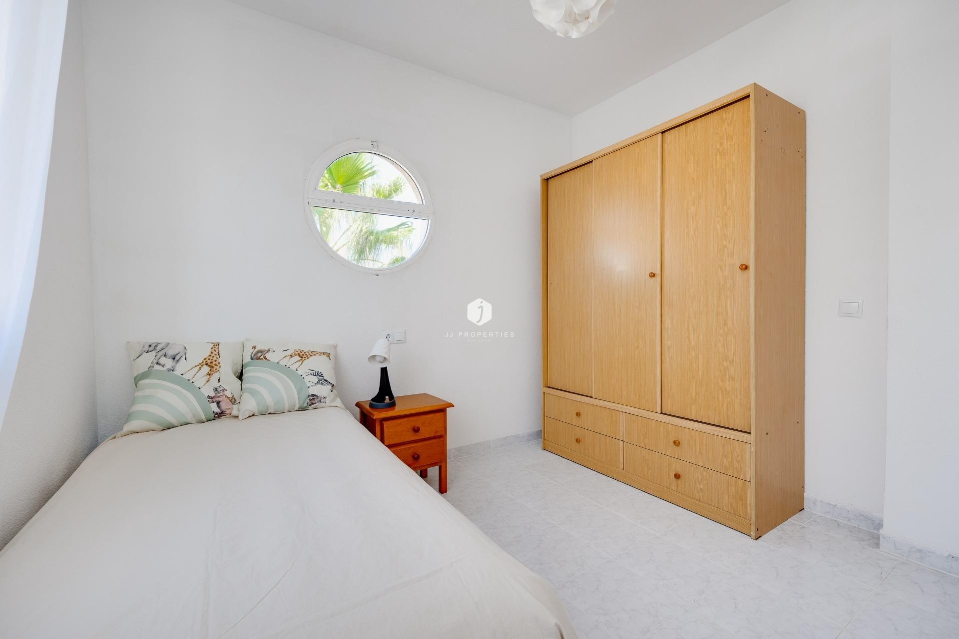 Aus zweiter Hand - Chalet -
Torrevieja - Paraje Natural