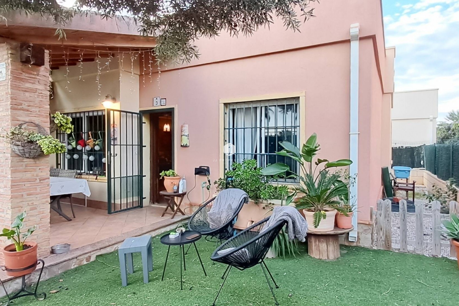 Aus zweiter Hand - Chalet -
Torrevieja - Parque Acuático - Sector 25