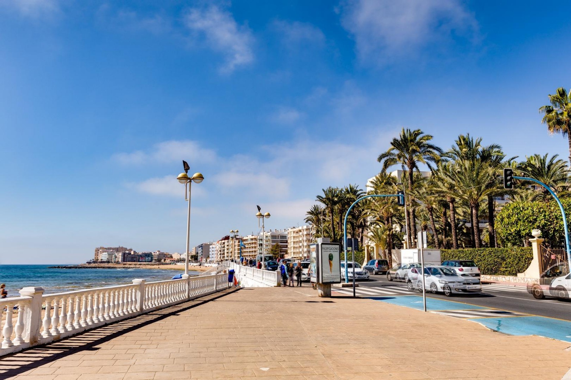 Aus zweiter Hand - Chalet -
Torrevieja - Playa de los Locos