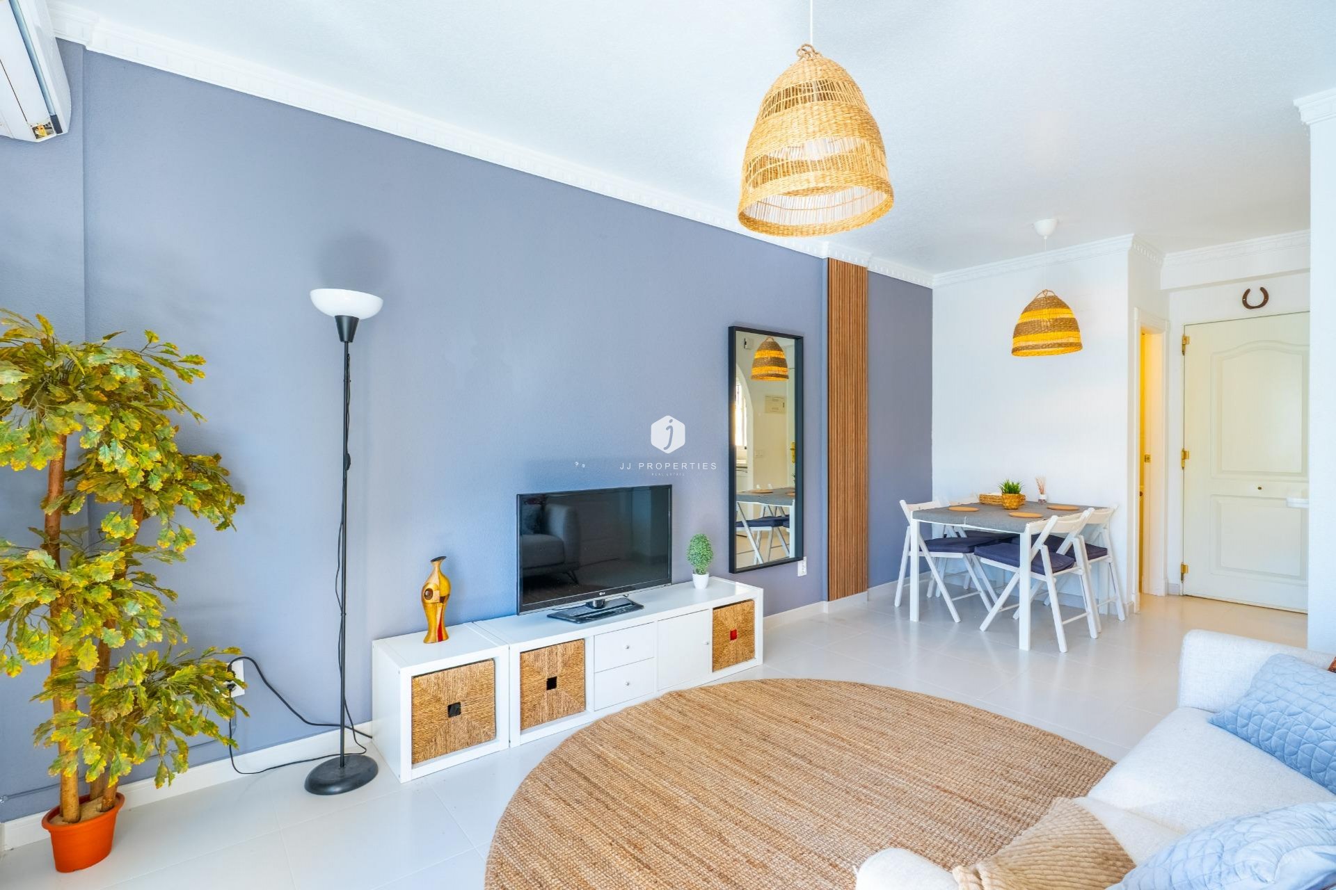 Aus zweiter Hand - Duplex -
Algorfa - Comunidad Valenciana