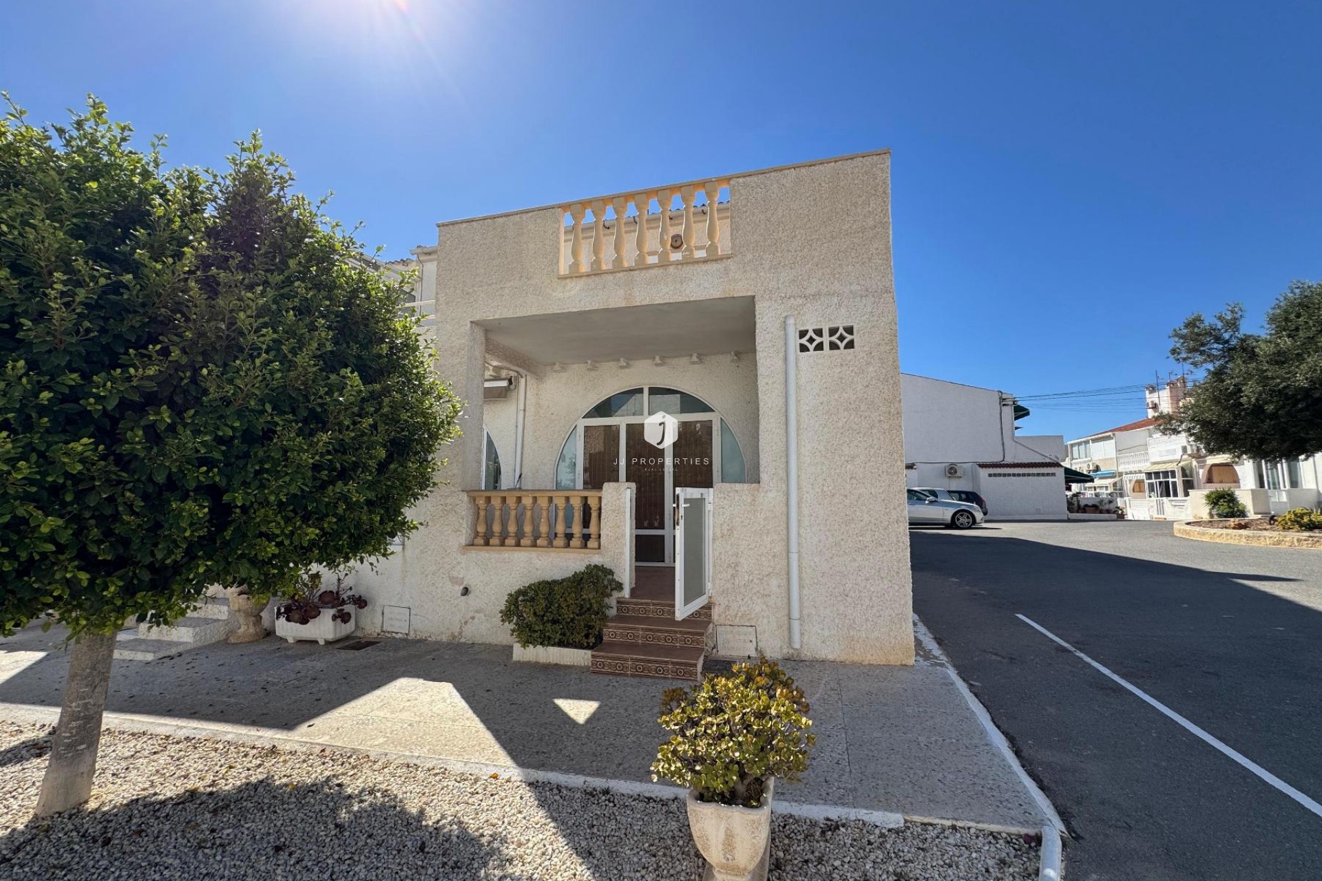 Aus zweiter Hand - Duplex -
La Mata - Costa Blanca