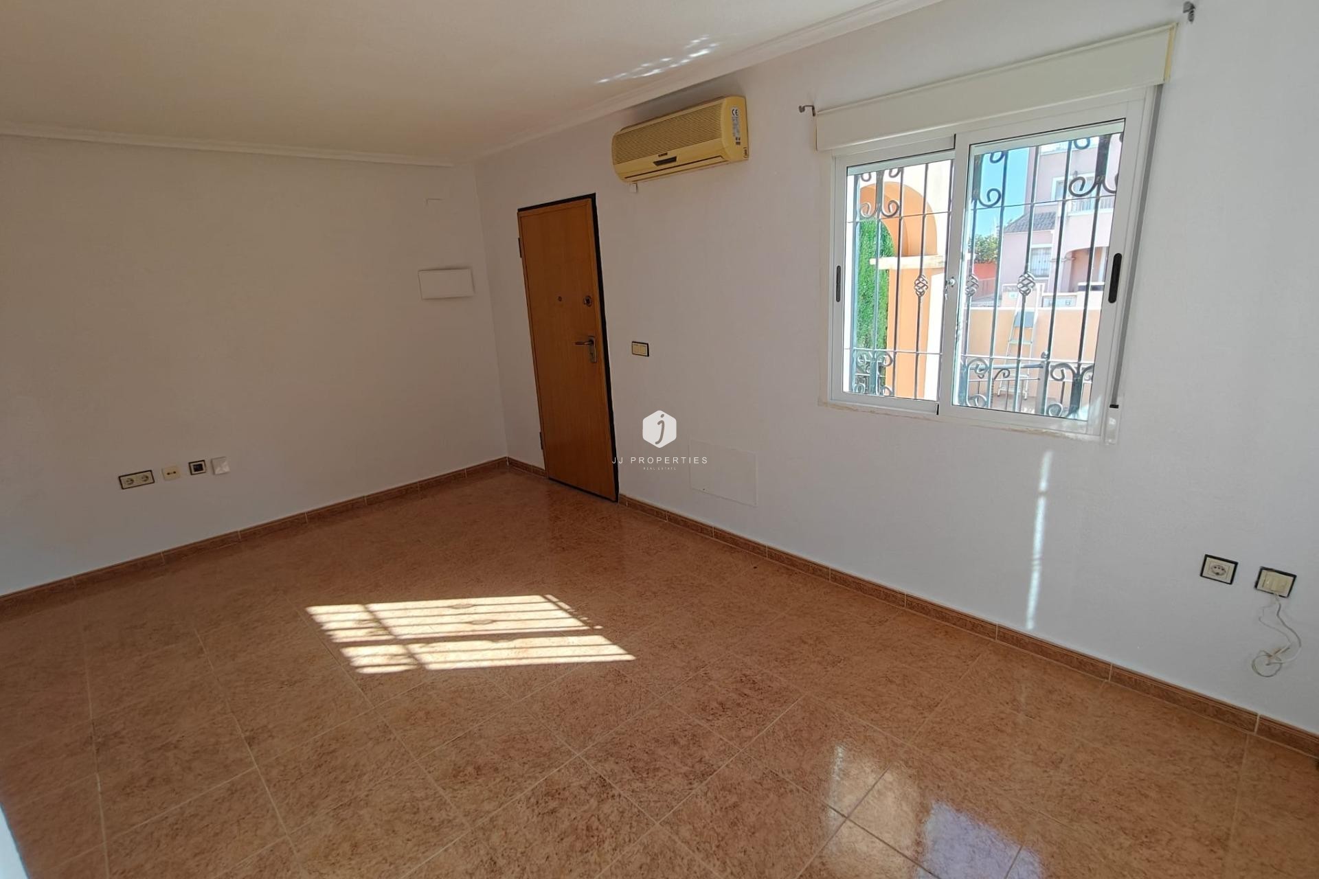 Aus zweiter Hand - Duplex -
Los Montesinos - Costa Blanca Sur
