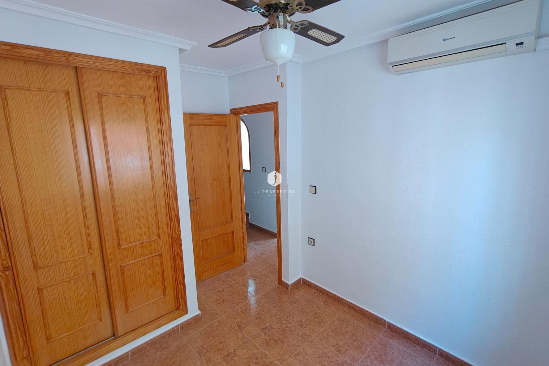 Aus zweiter Hand - Duplex -
Los Montesinos - Costa Blanca Sur