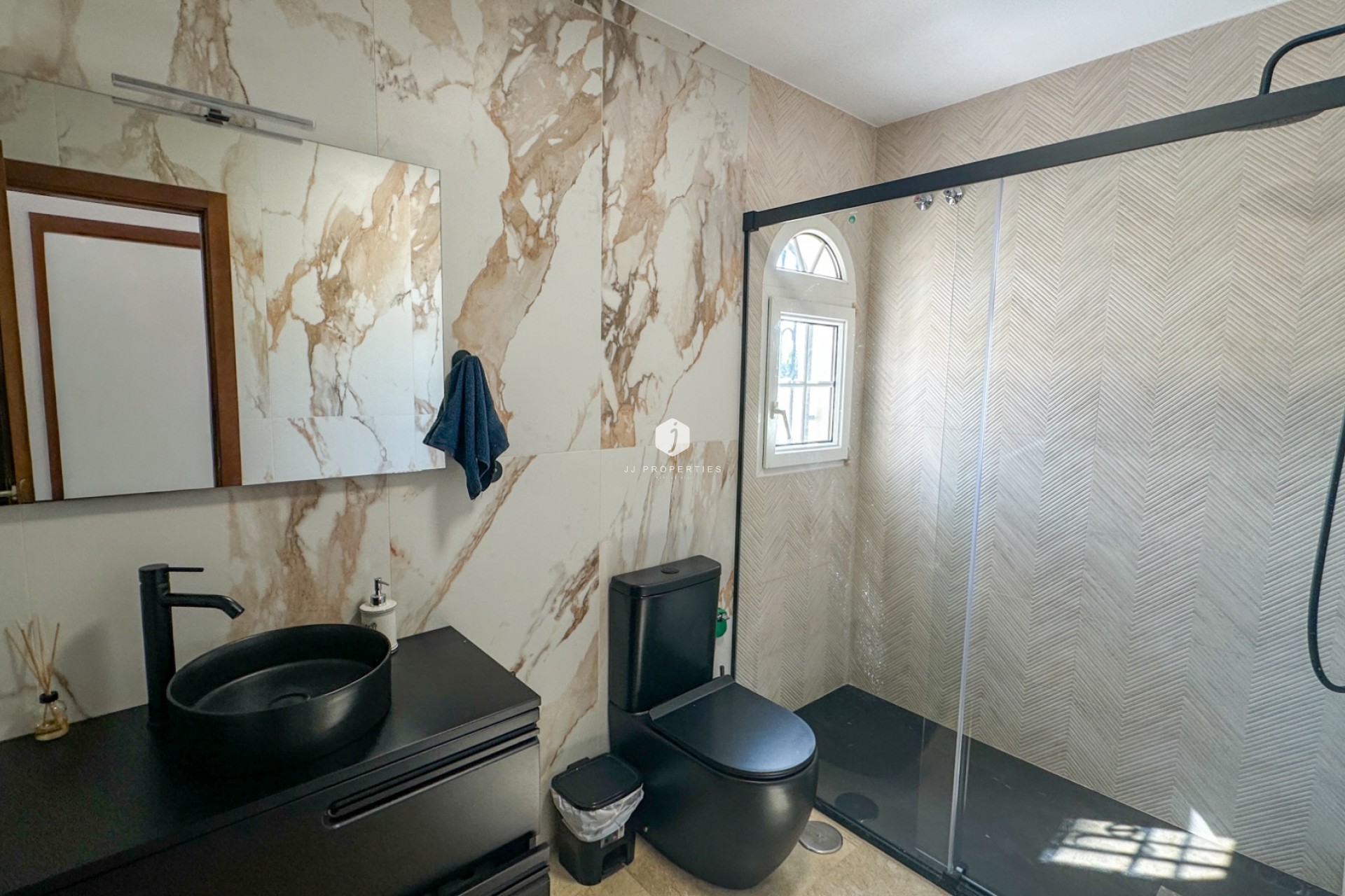 Aus zweiter Hand - Duplex -
Orihuela Costa - Costa Blanca