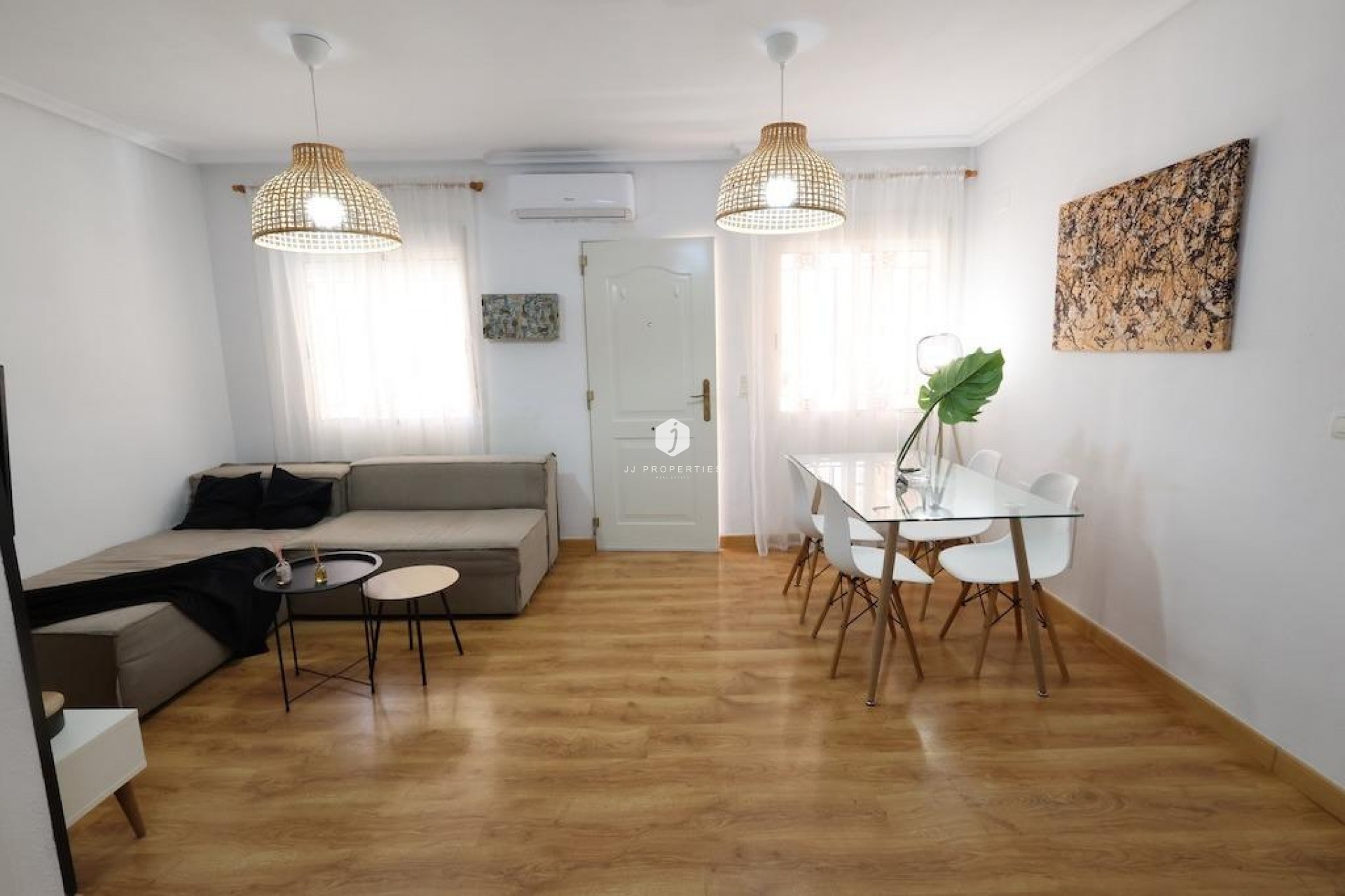 Aus zweiter Hand - Duplex -
Orihuela Costa - Costa Blanca