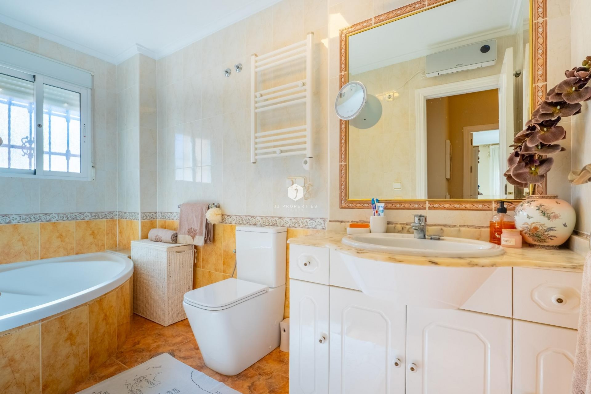 Aus zweiter Hand - Duplex -
Orihuela Costa - La Regia