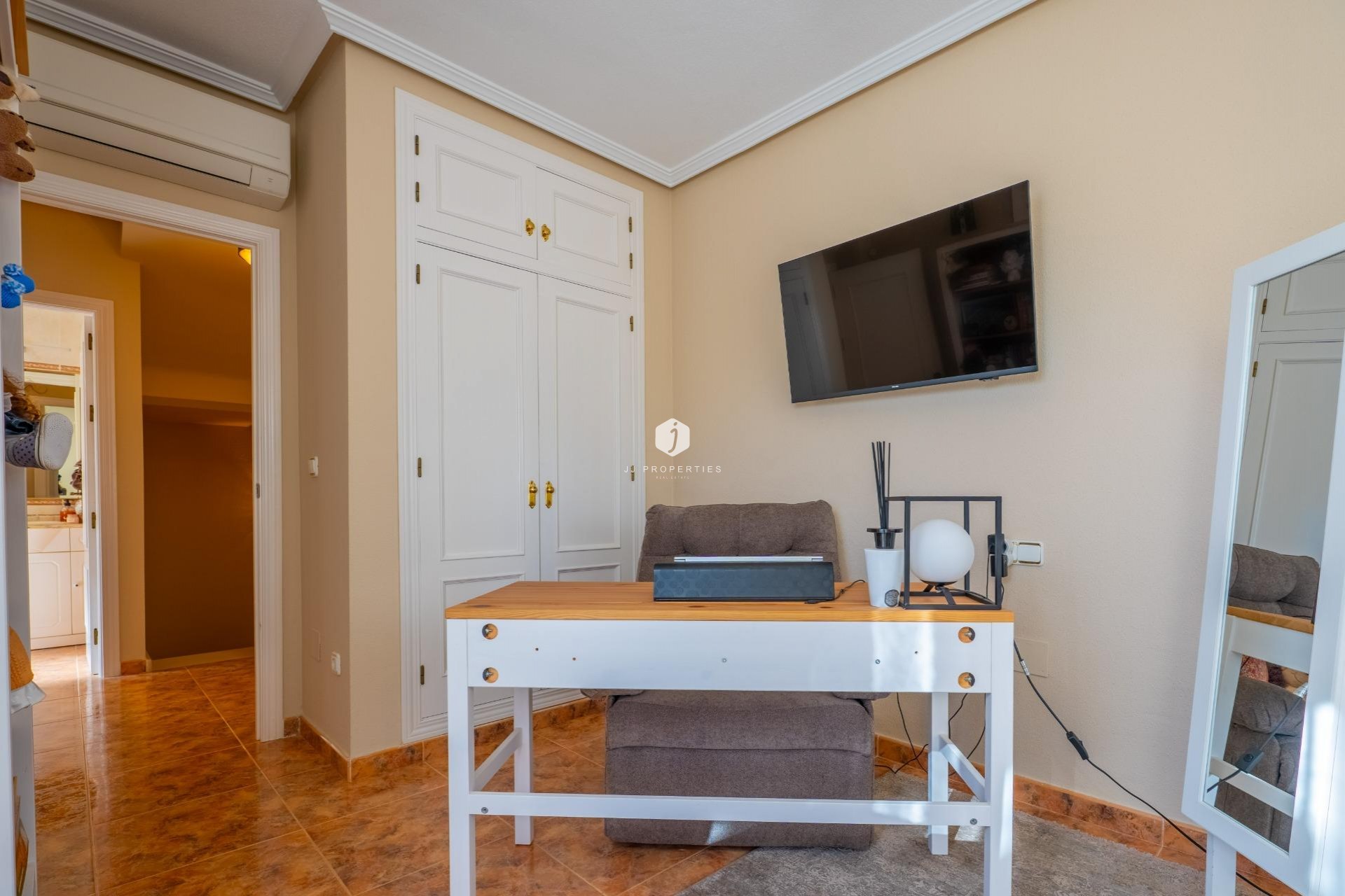 Aus zweiter Hand - Duplex -
Orihuela Costa - La Regia