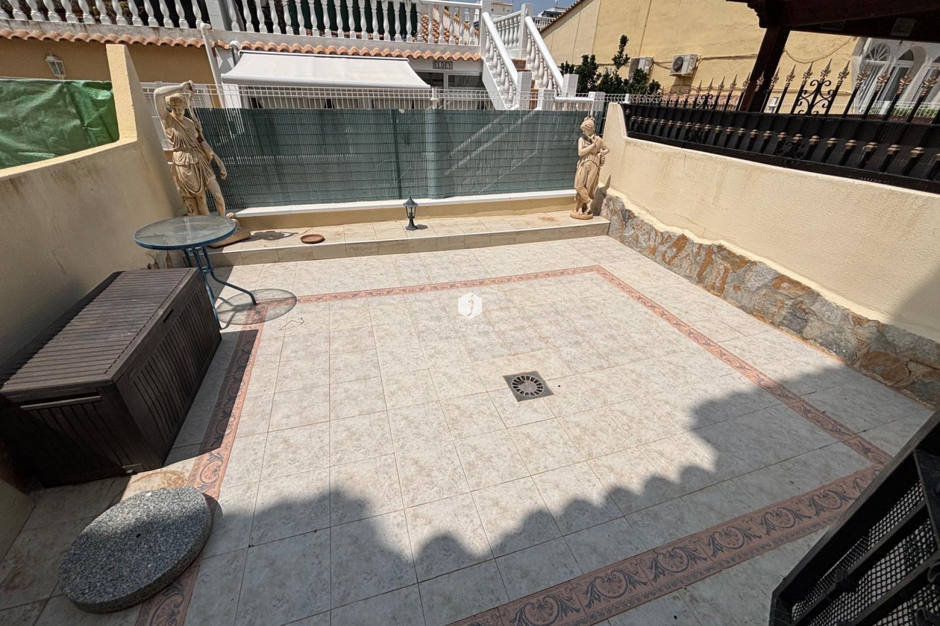 Aus zweiter Hand - Duplex -
Orihuela Costa - Los Almendros-la Florida