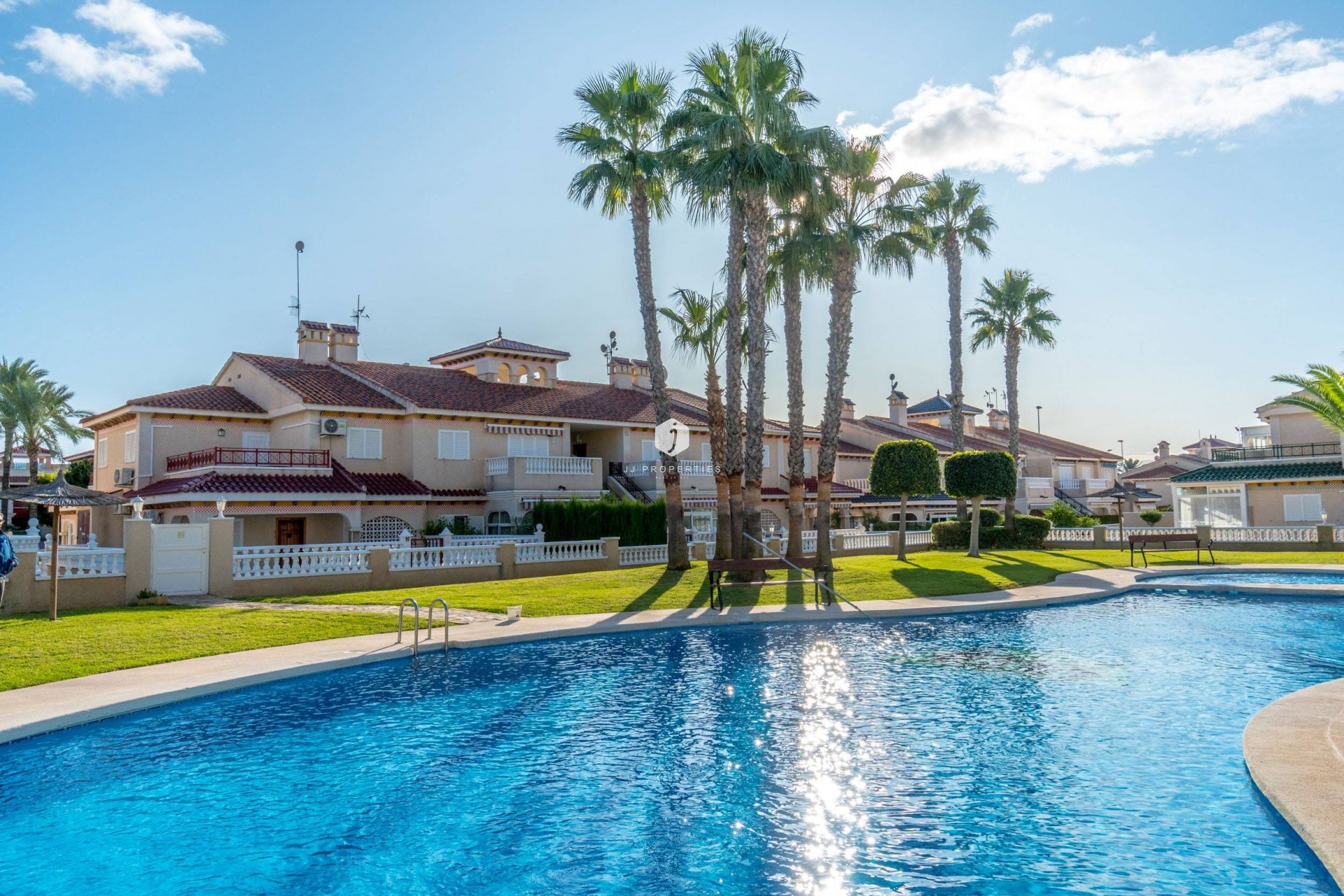 Aus zweiter Hand - Duplex -
Orihuela Costa - Playa Flamenca