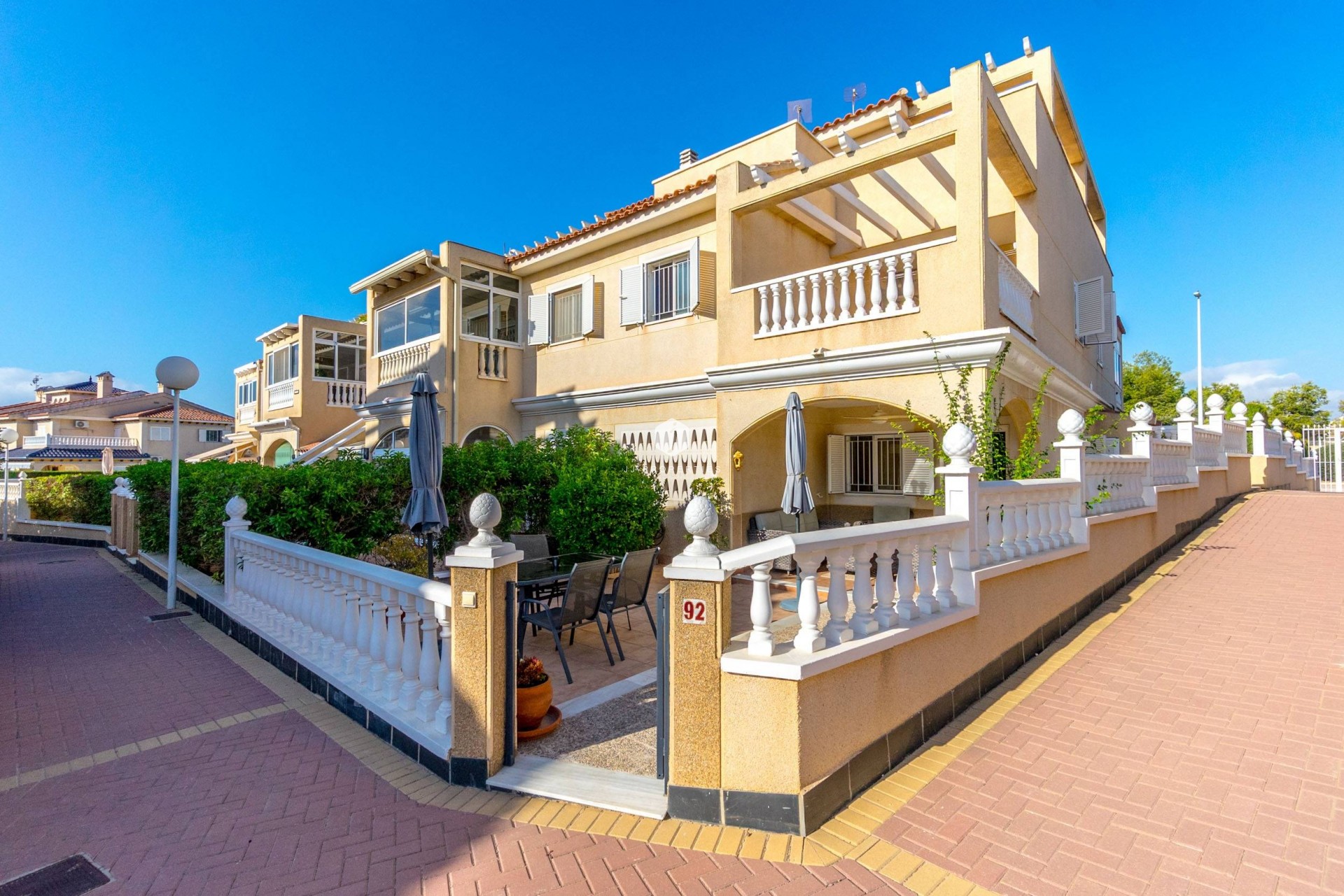 Aus zweiter Hand - Duplex -
Orihuela Costa - Playa Flamenca
