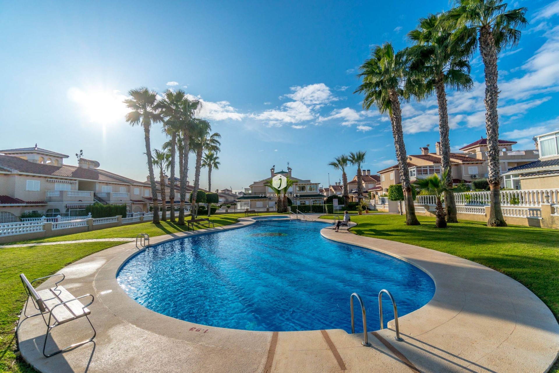 Aus zweiter Hand - Duplex -
Orihuela Costa - Playa Flamenca