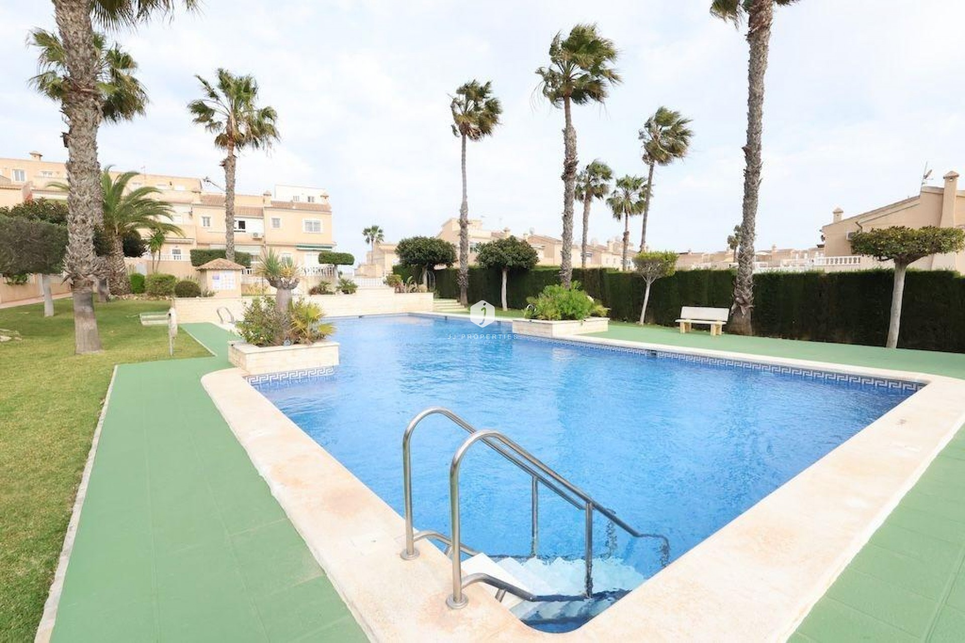Aus zweiter Hand - Duplex -
Rojales - Inland