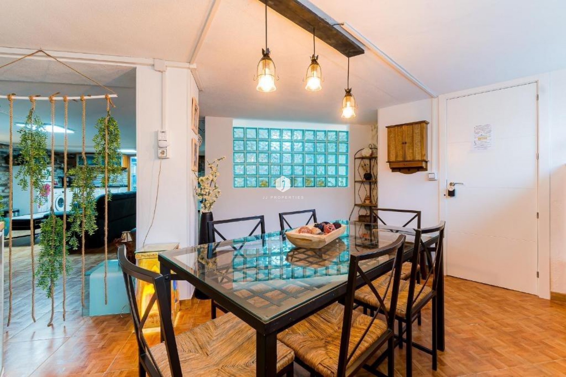 Aus zweiter Hand - Duplex -
Torrevieja - Acequion