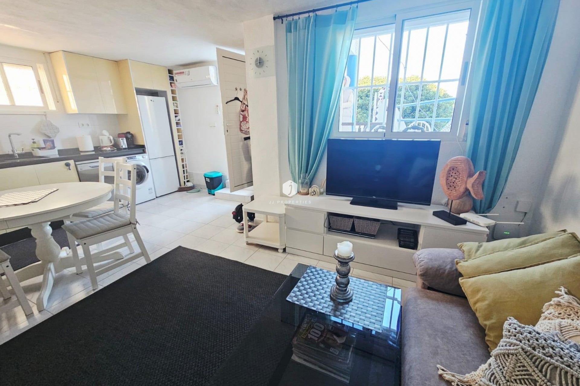 Aus zweiter Hand - Duplex -
Torrevieja - Cabo cervera