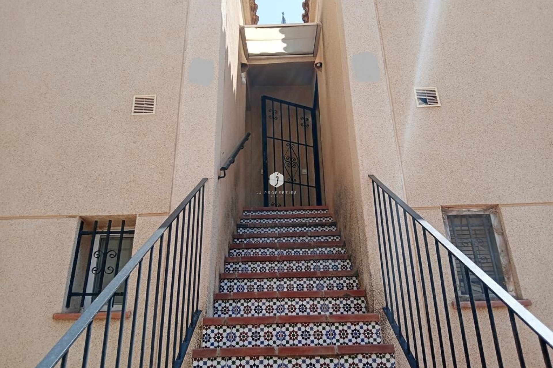 Aus zweiter Hand - Duplex -
Torrevieja - Carrefour