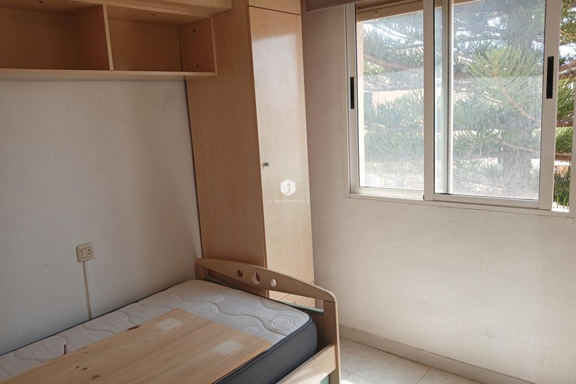 Aus zweiter Hand - Duplex -
Torrevieja - Carrefour