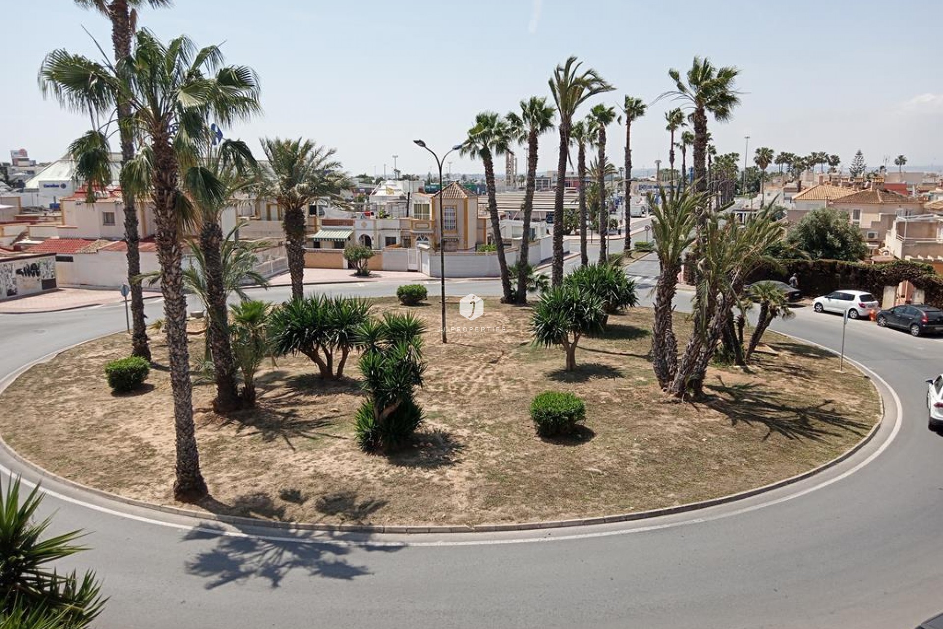 Aus zweiter Hand - Duplex -
Torrevieja - Carrefour
