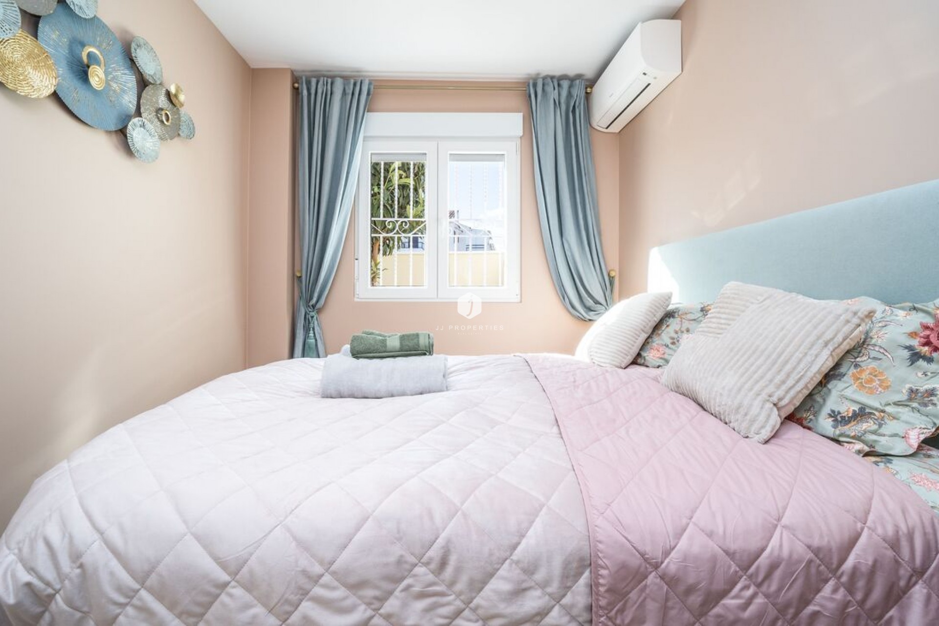 Aus zweiter Hand - Duplex -
Torrevieja - Costa Blanca