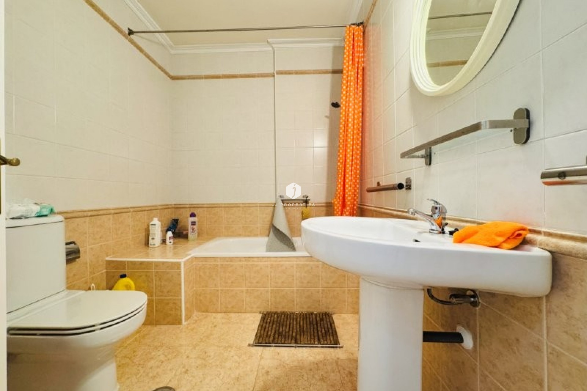 Aus zweiter Hand - Duplex -
Torrevieja - Costa Blanca