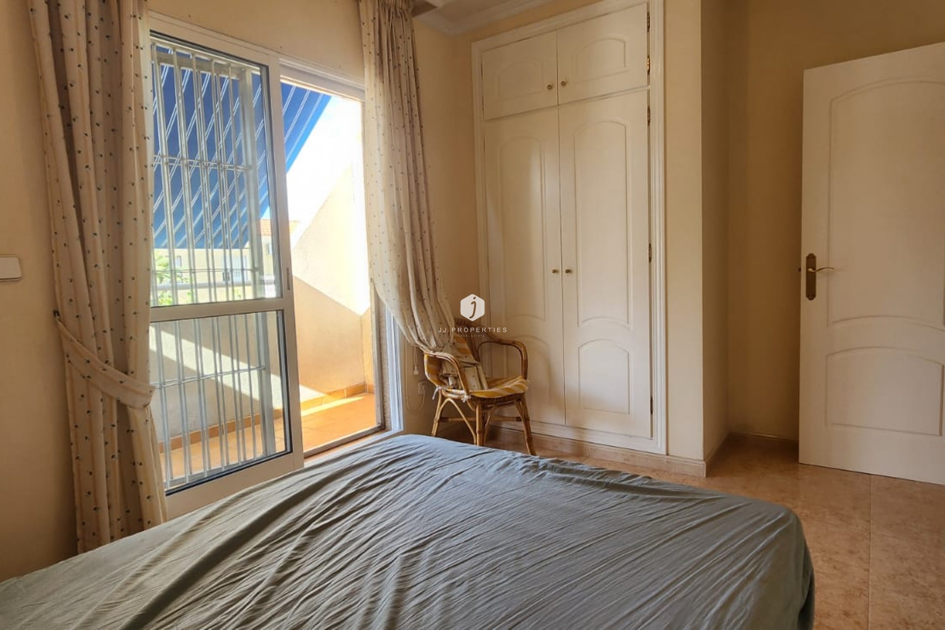 Aus zweiter Hand - Duplex -
Torrevieja - Costa Blanca