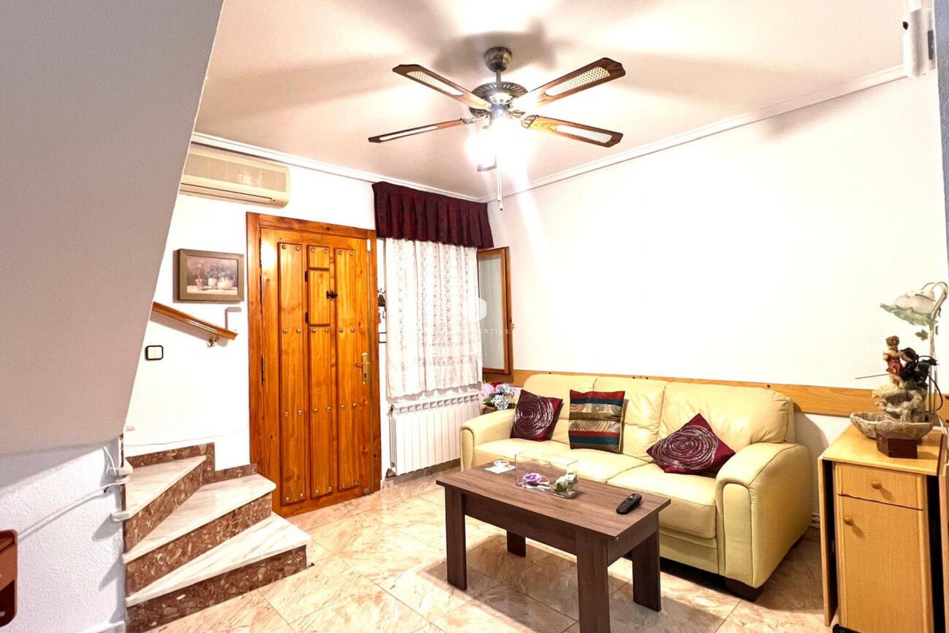 Aus zweiter Hand - Duplex -
Torrevieja - Costa Blanca