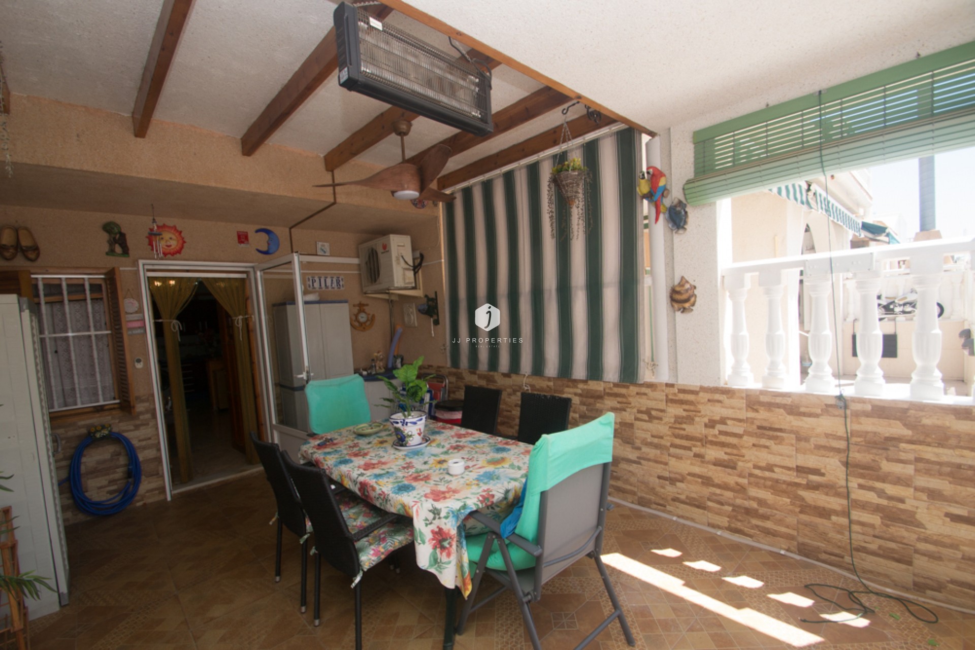 Aus zweiter Hand - Duplex -
Torrevieja - Costa Blanca