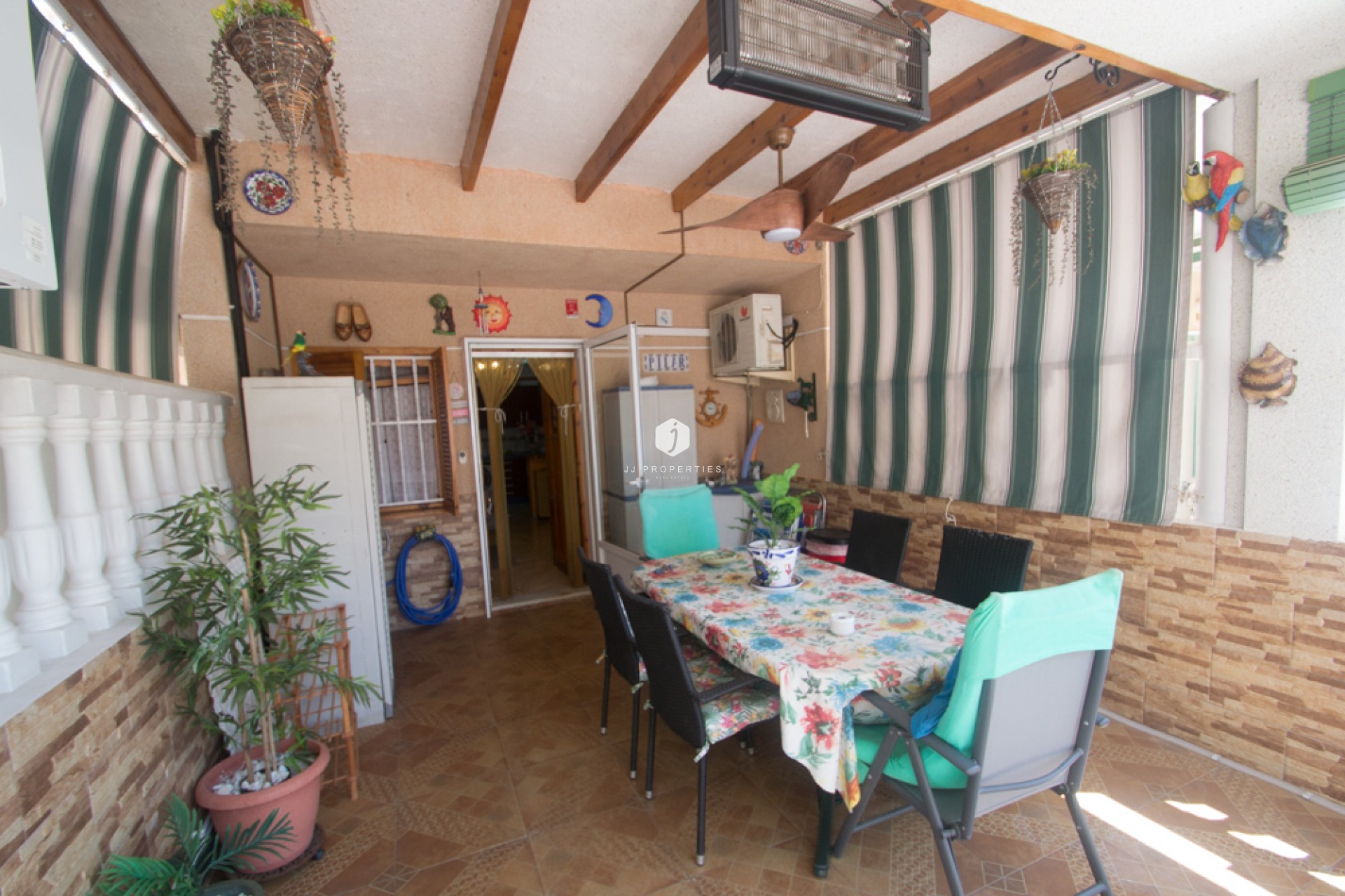 Aus zweiter Hand - Duplex -
Torrevieja - Costa Blanca