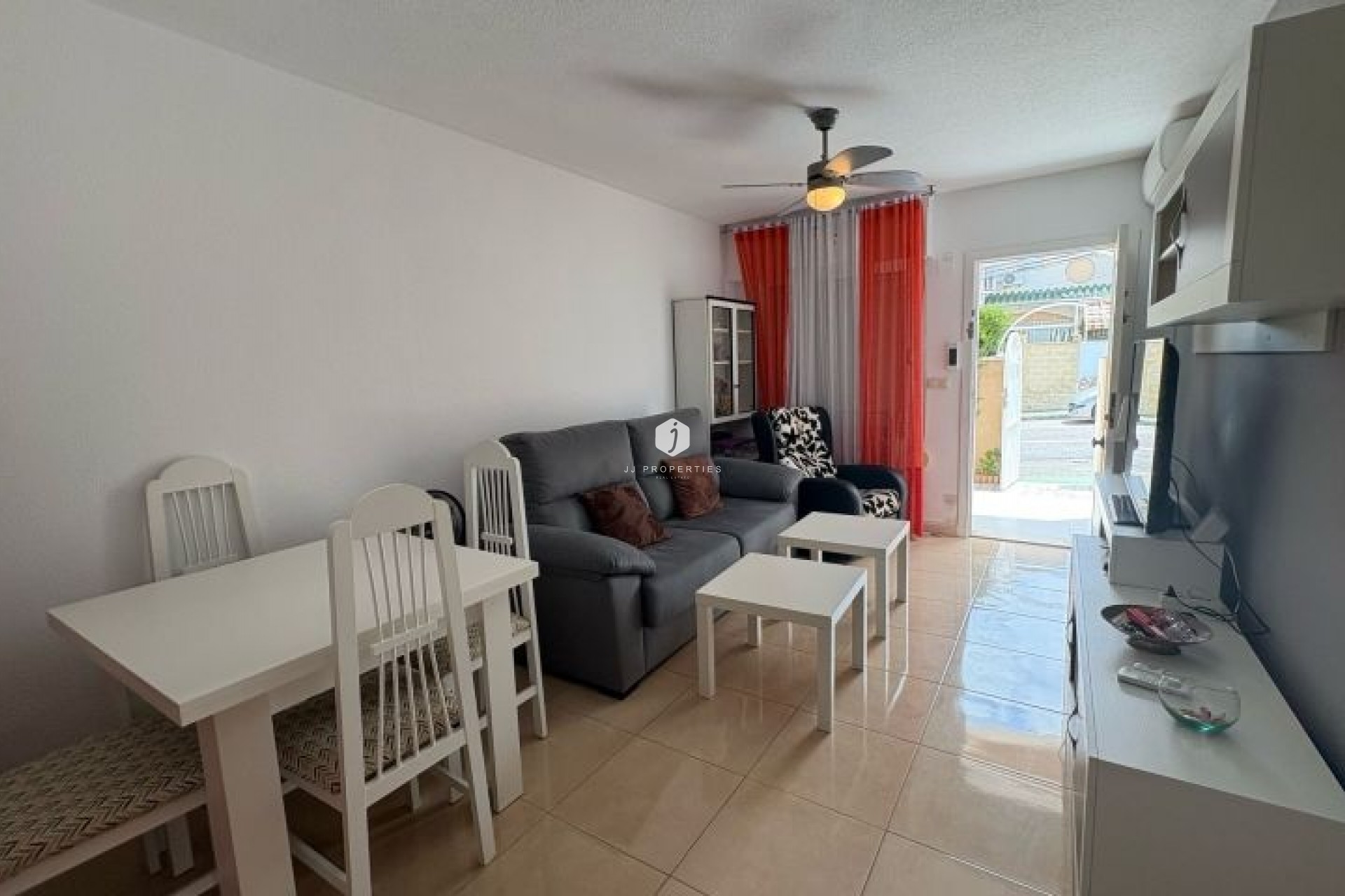 Aus zweiter Hand - Duplex -
Torrevieja - Costa Blanca