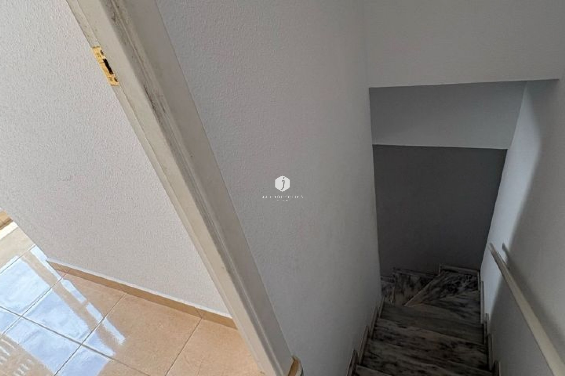 Aus zweiter Hand - Duplex -
Torrevieja - Costa Blanca