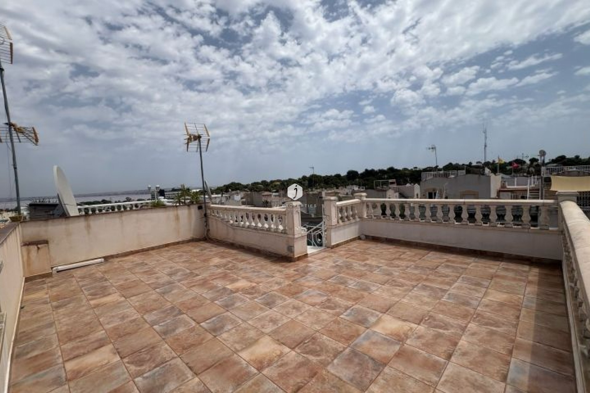 Aus zweiter Hand - Duplex -
Torrevieja - Costa Blanca