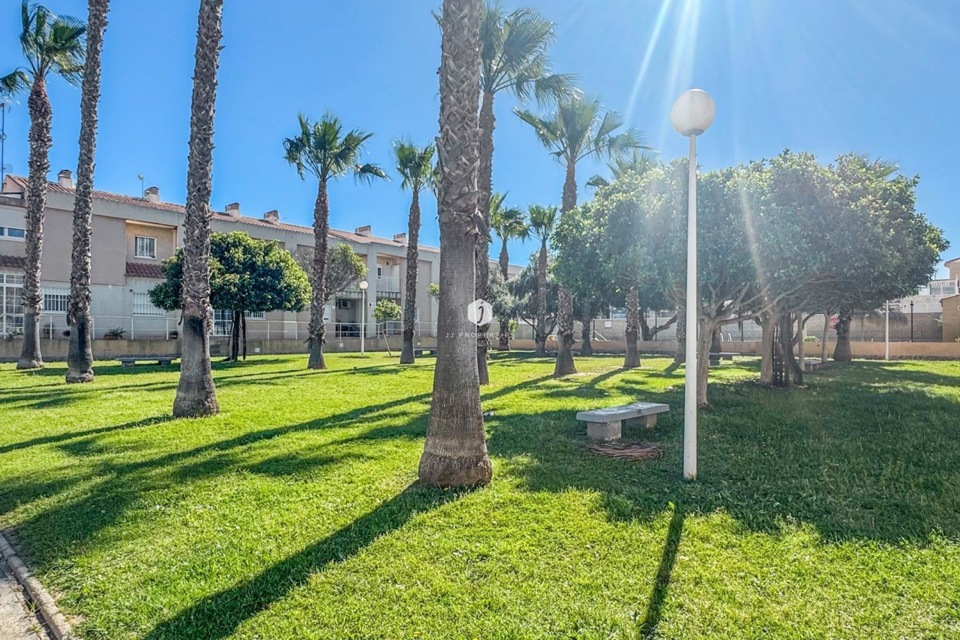 Aus zweiter Hand - Duplex -
Torrevieja - Costa Blanca