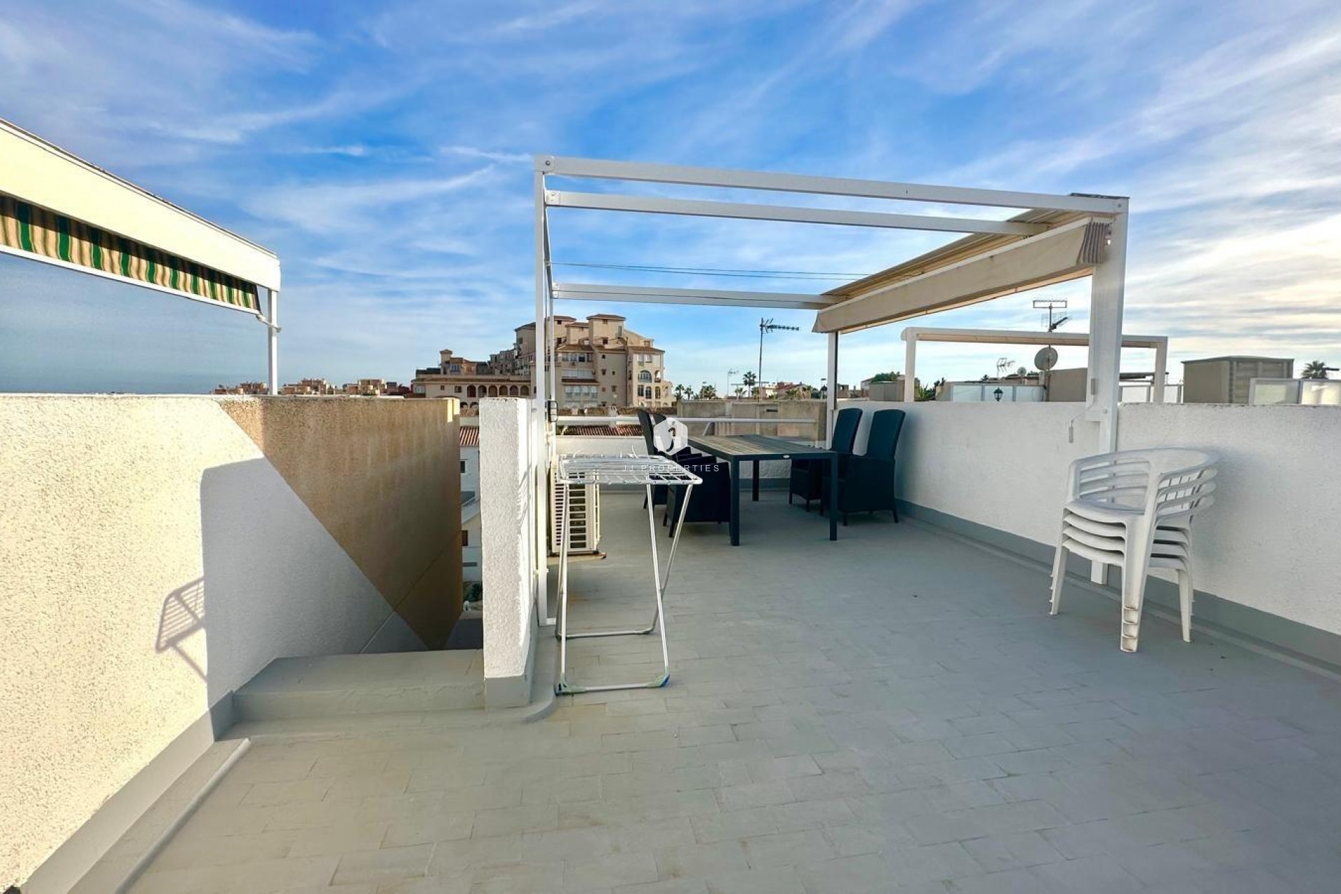Aus zweiter Hand - Duplex -
Torrevieja - La Mata