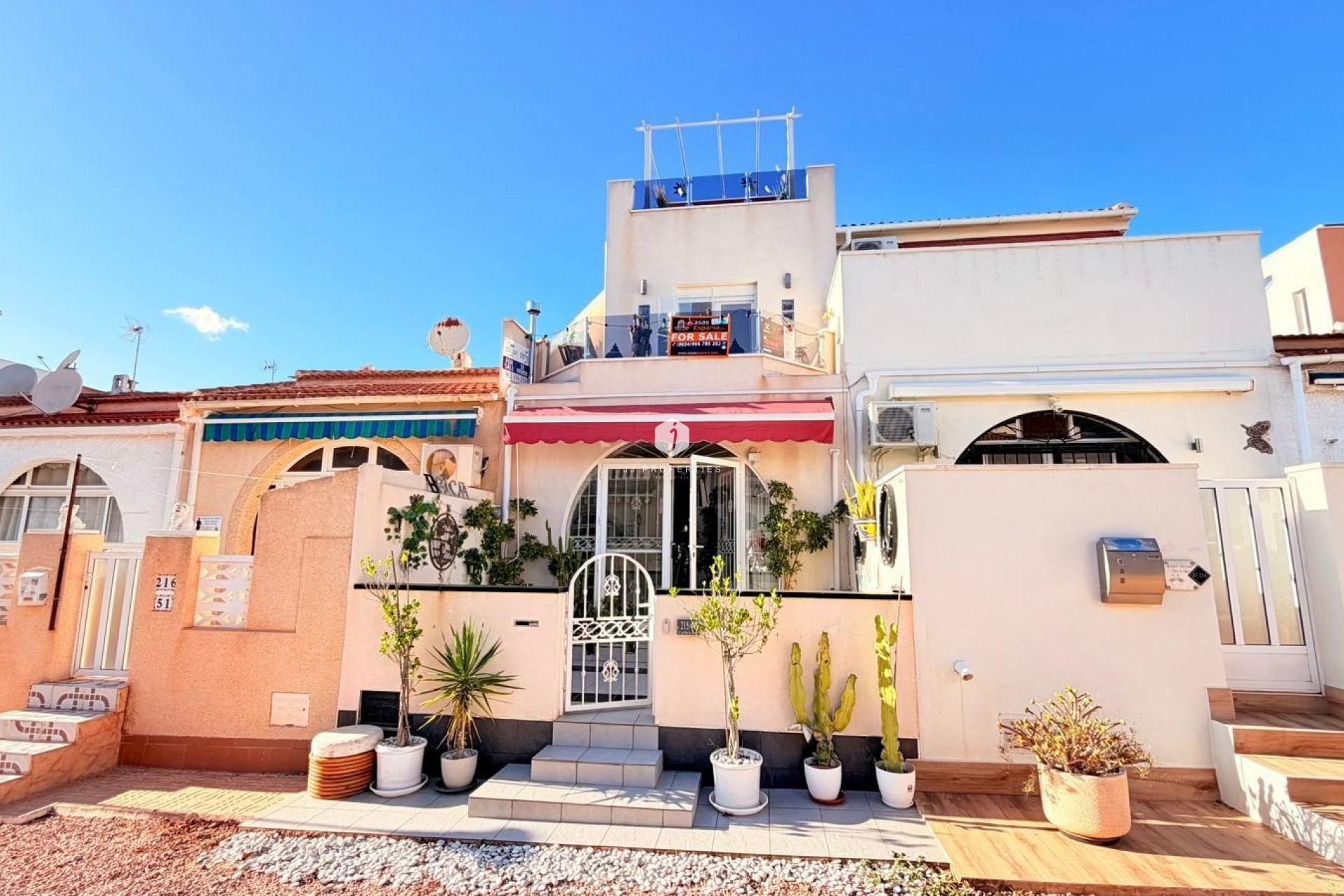Aus zweiter Hand - Duplex -
Torrevieja - La Siesta - El Salado - Torreta