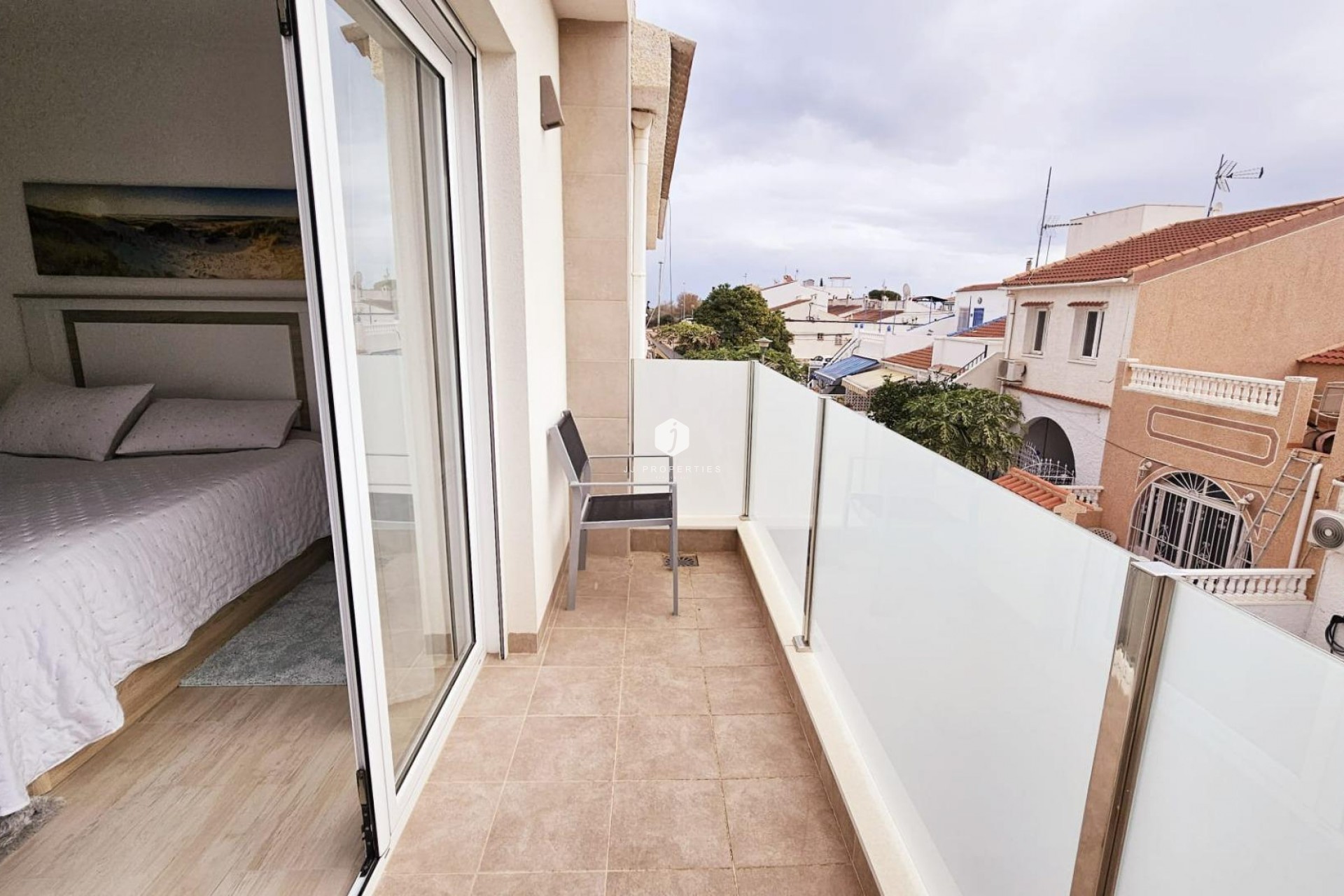 Aus zweiter Hand - Duplex -
Torrevieja - La siesta