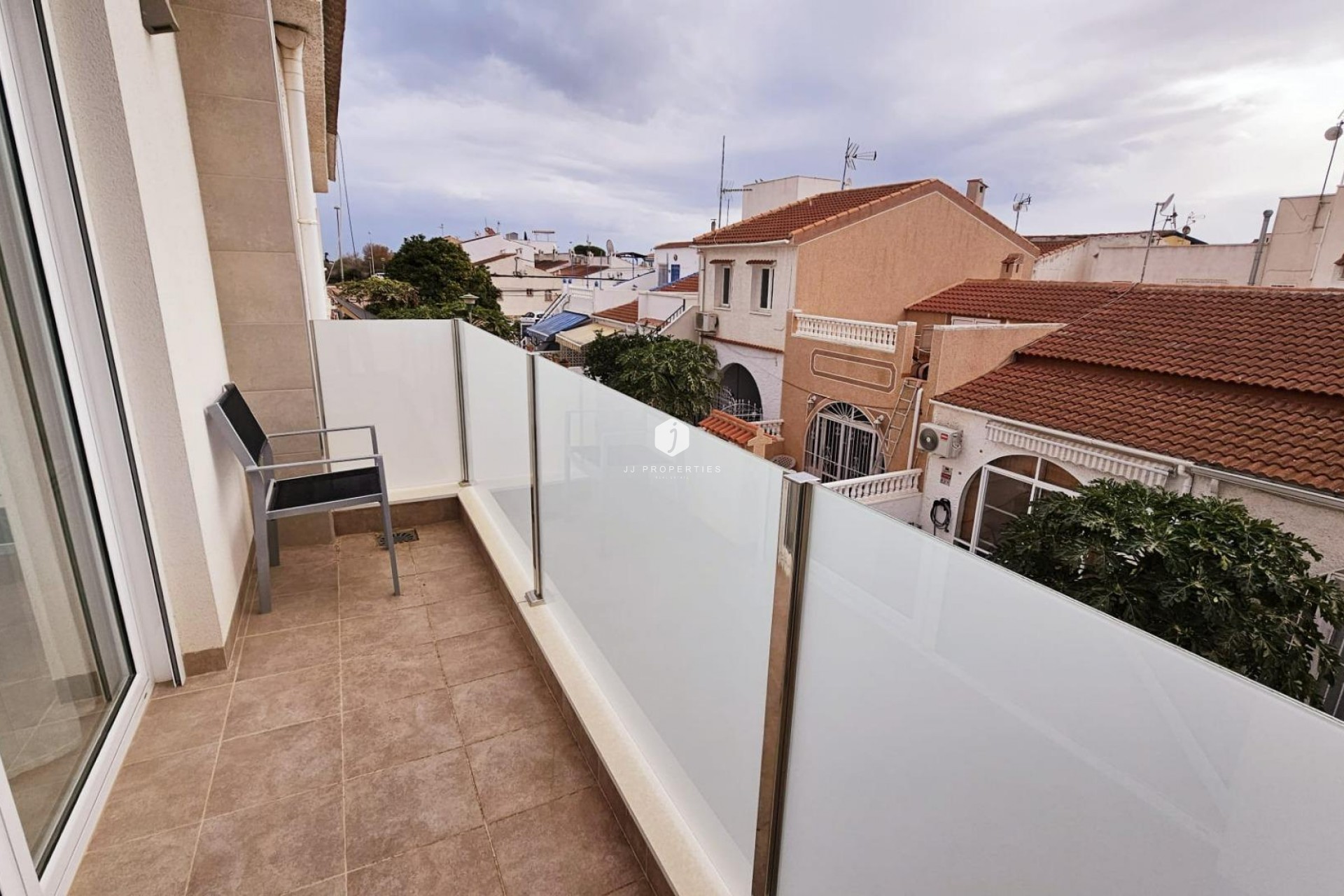 Aus zweiter Hand - Duplex -
Torrevieja - La siesta