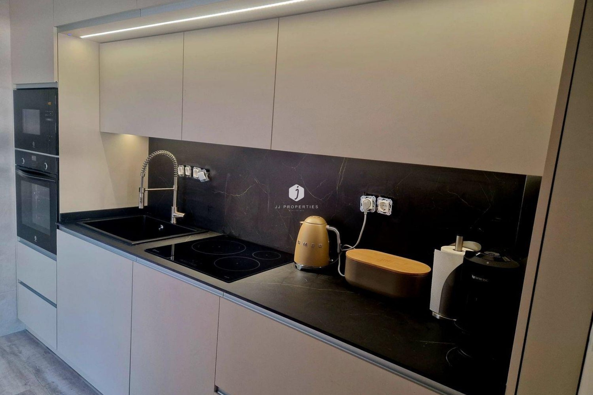 Aus zweiter Hand - Duplex -
Torrevieja - Los Balcones - Los Altos del Edén