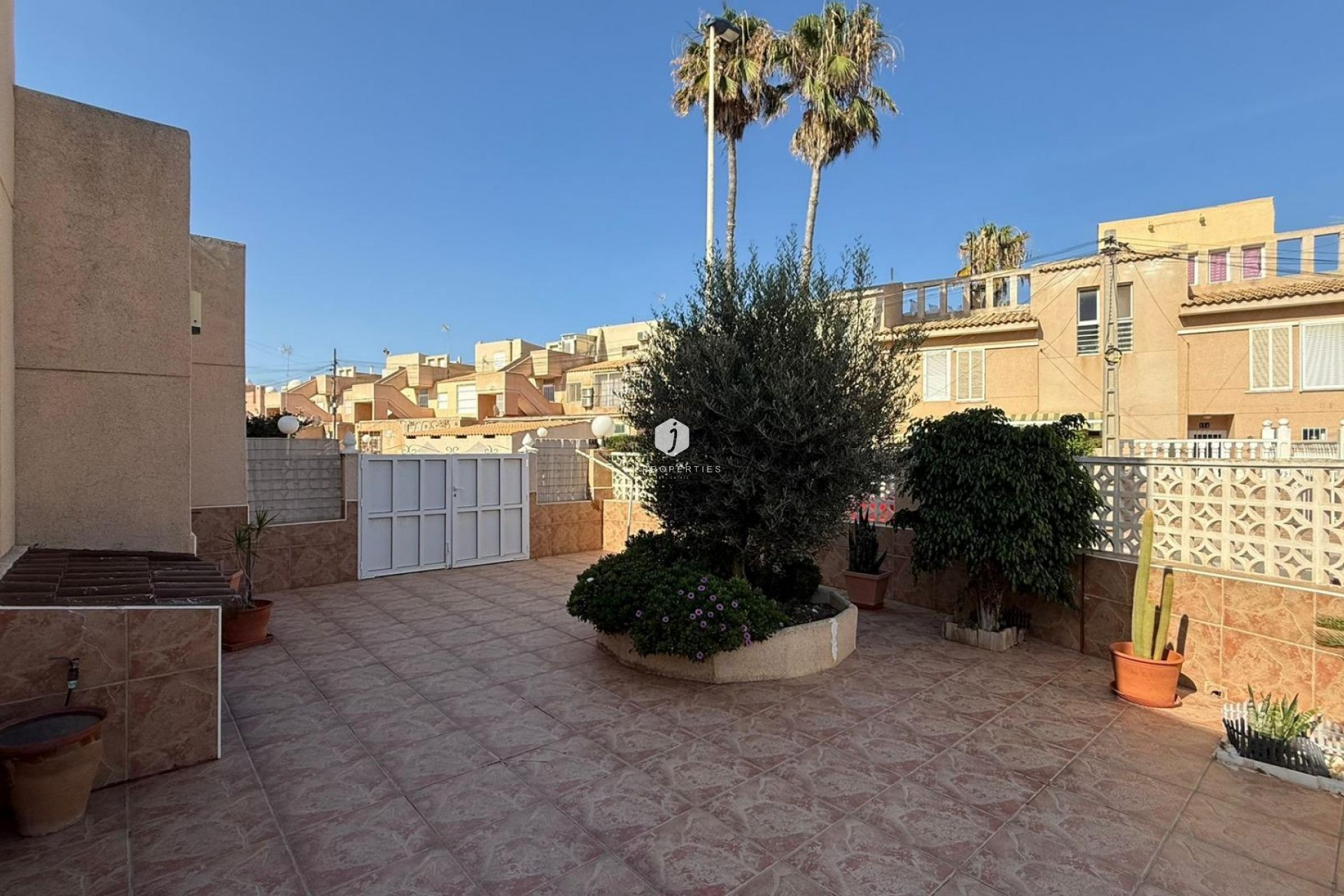 Aus zweiter Hand - Duplex -
Torrevieja - Los Frutales