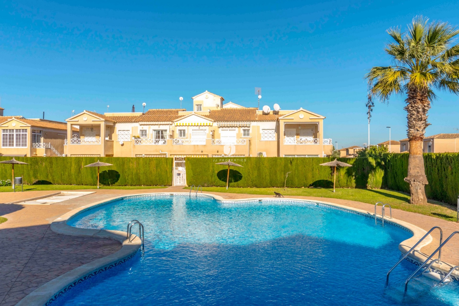 Aus zweiter Hand - Duplex -
Torrevieja - Nueva Torrevieja