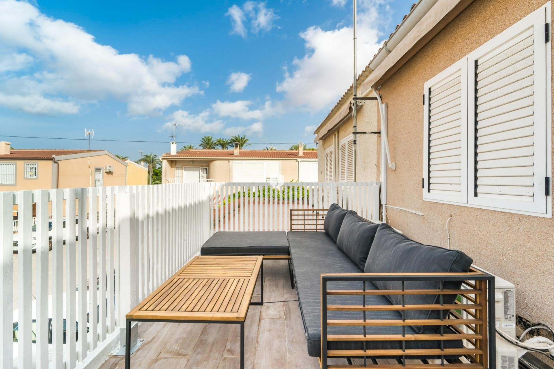 Aus zweiter Hand - Duplex -
Torrevieja - Playa de los Naufragos