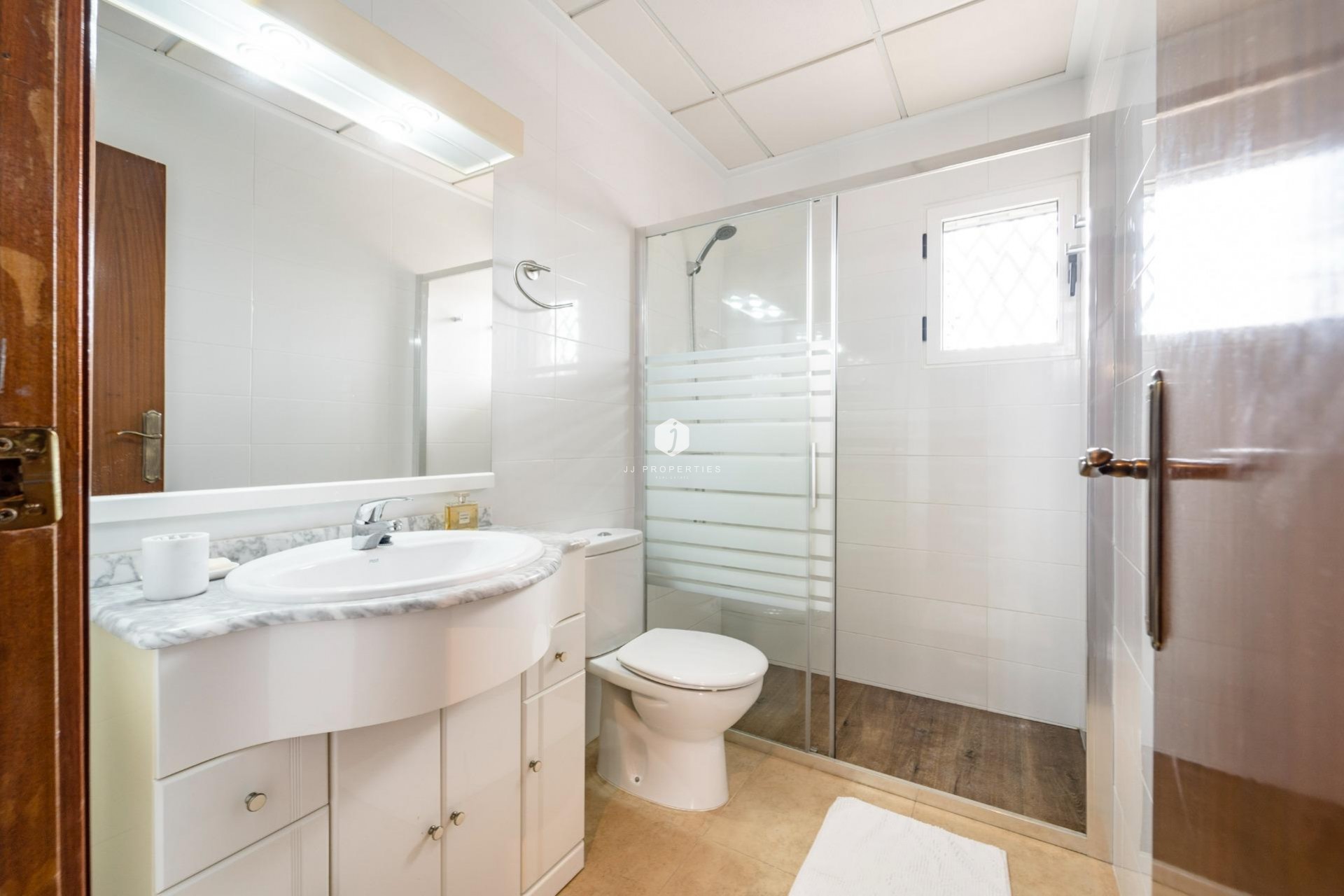 Aus zweiter Hand - Duplex -
Torrevieja - Playa de los Naufragos