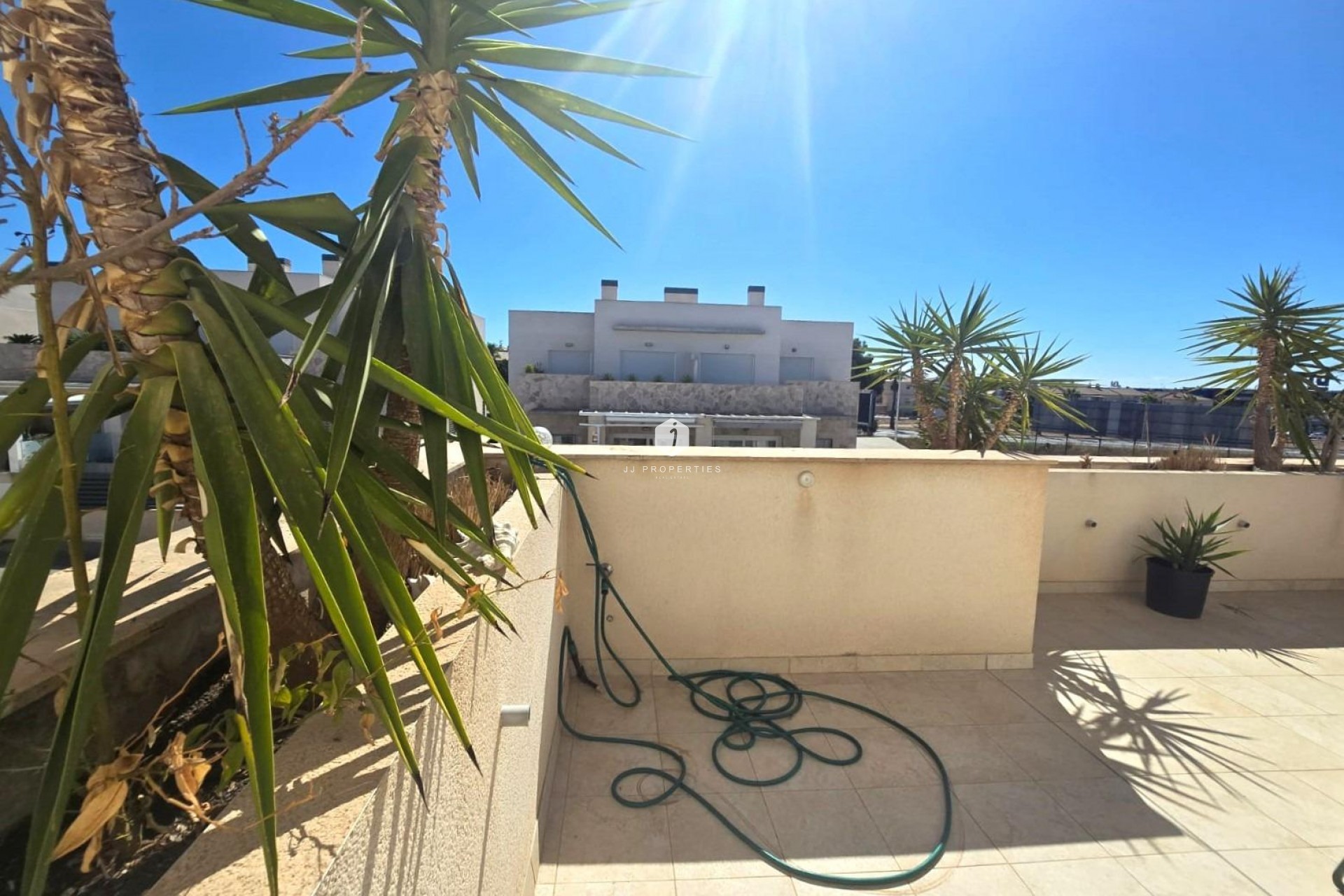 Aus zweiter Hand - Duplex -
Torrevieja - Sector 25