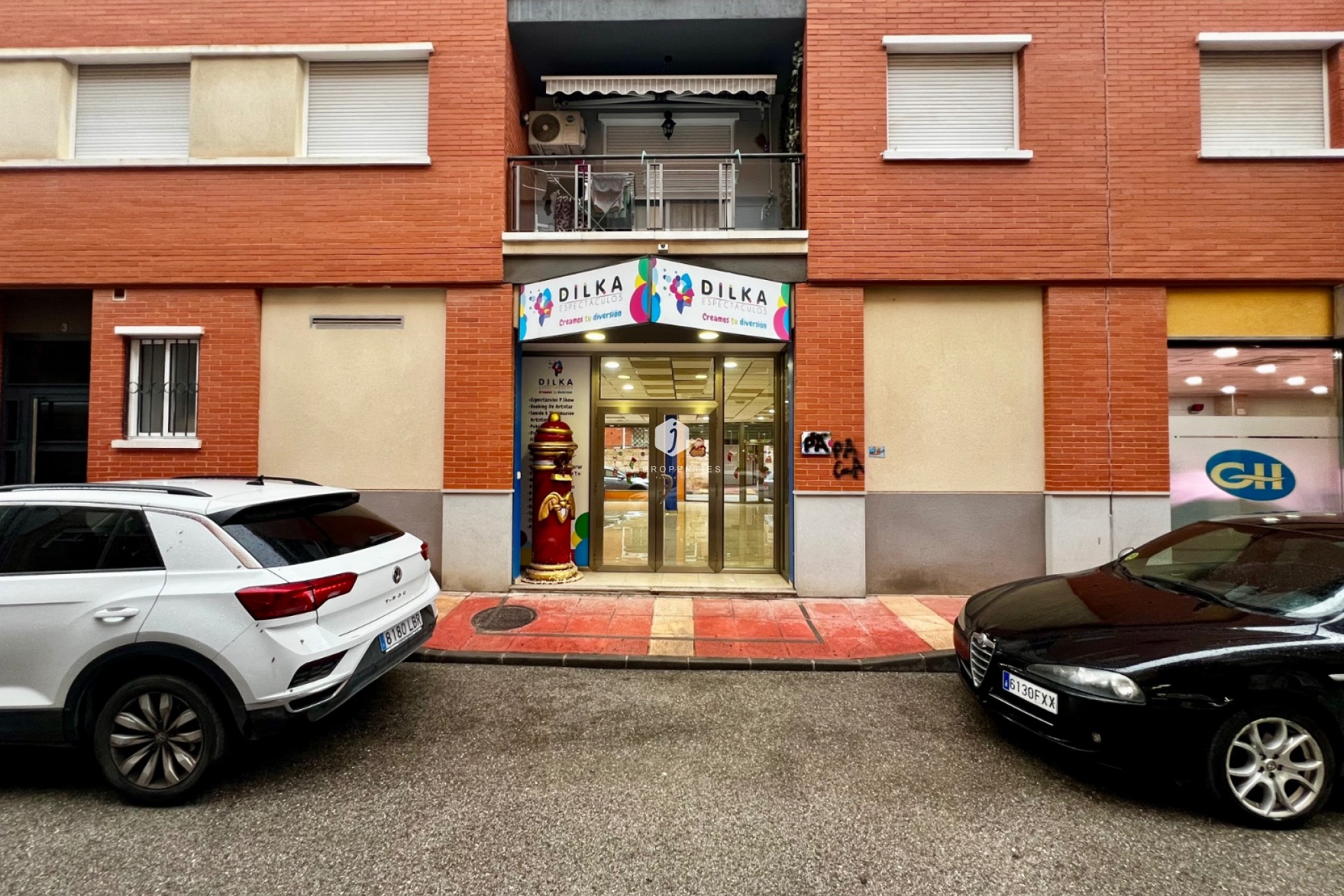 Aus zweiter Hand - Kommerziell -
Beniel - CENTRO